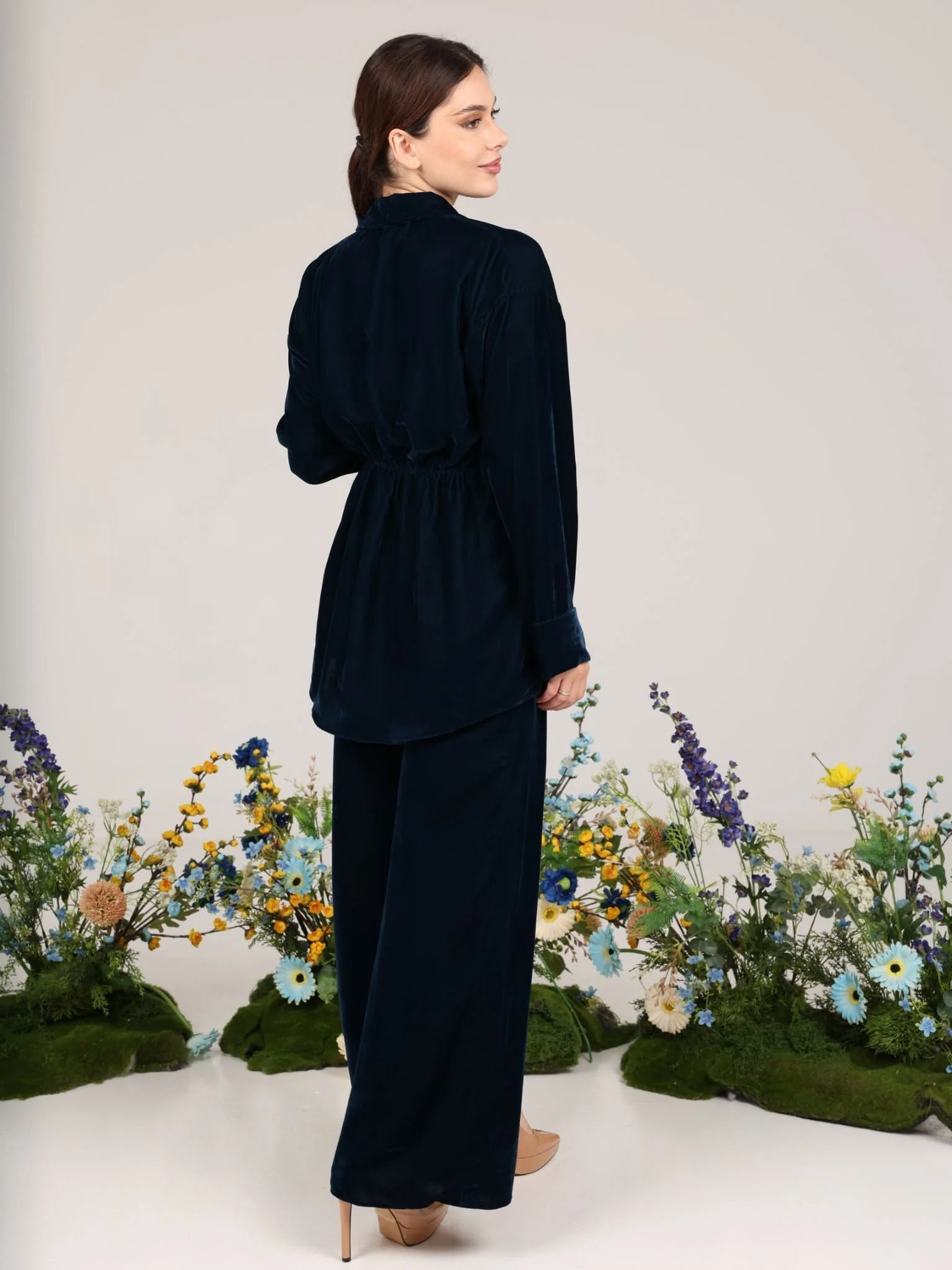 Anthea Blue Velvet Co Ord Set - Image 3