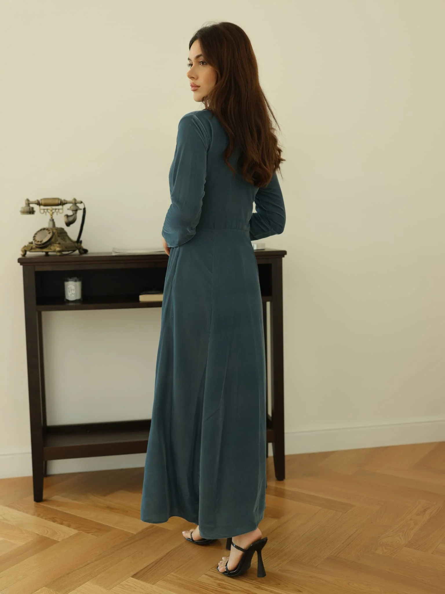 Aphira Smoky Blue Velvet Dress - Image 5