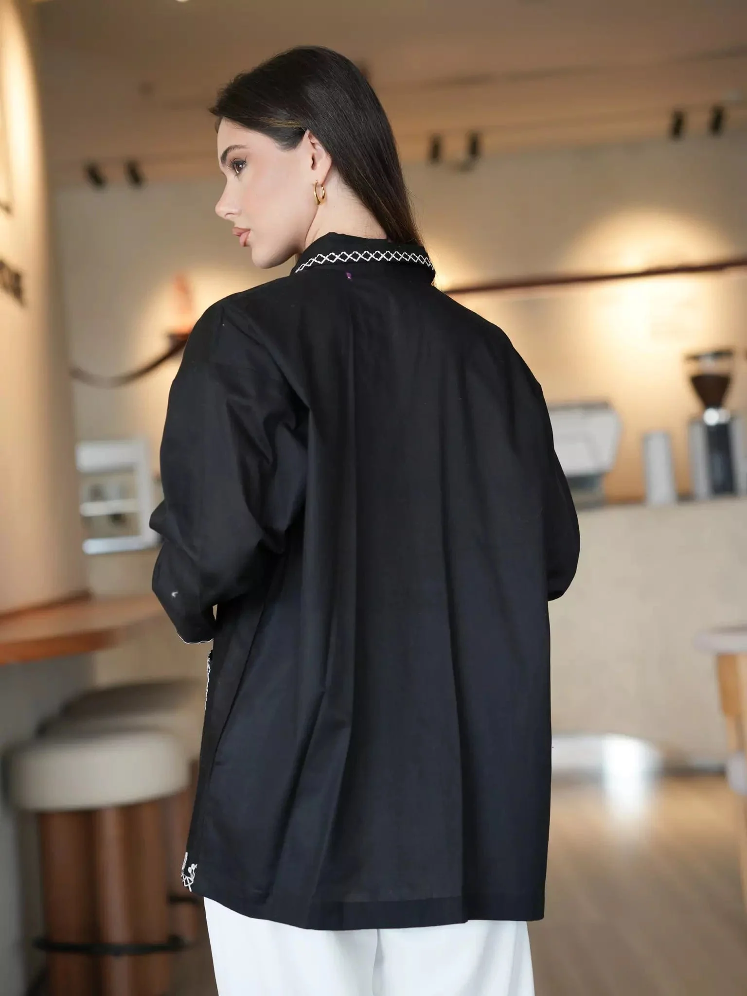 Blumen Embroidered Black Shirt - Image 3