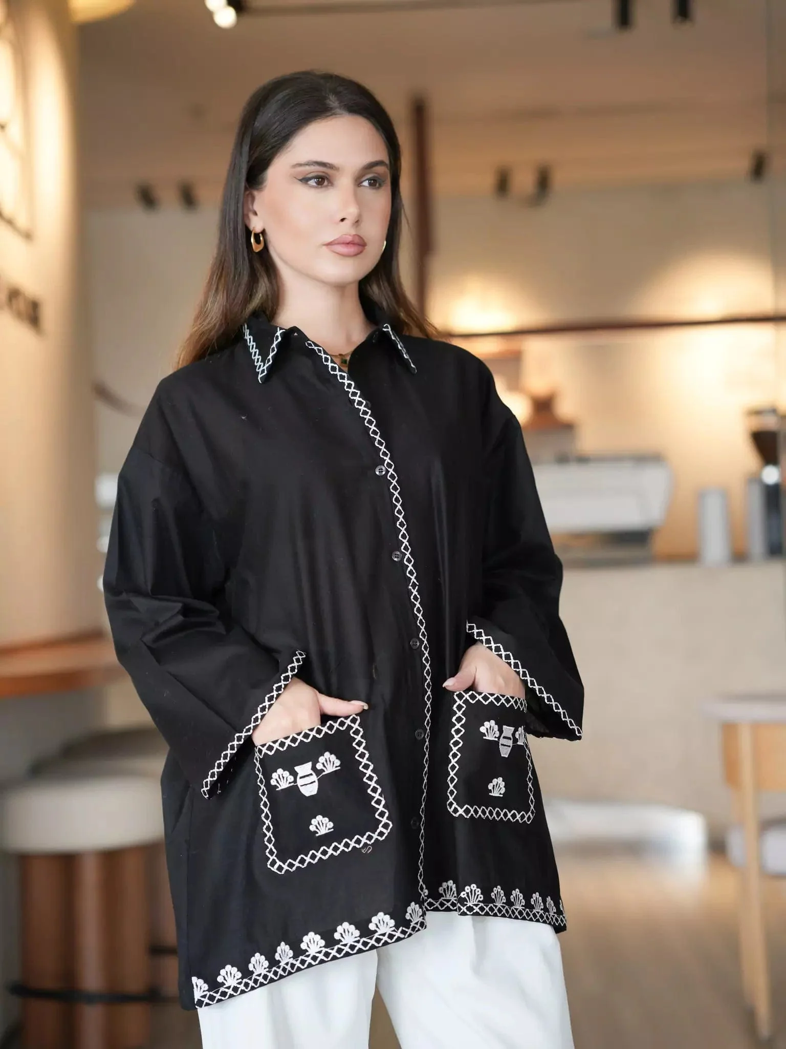 Blumen Embroidered Black Shirt - Image 5