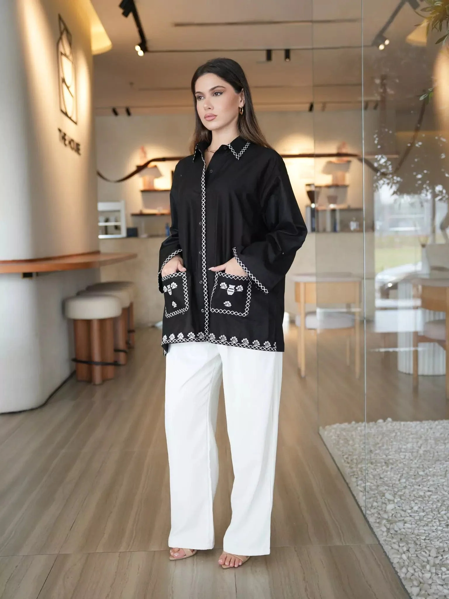 Blumen Embroidered Black Shirt - Image 7