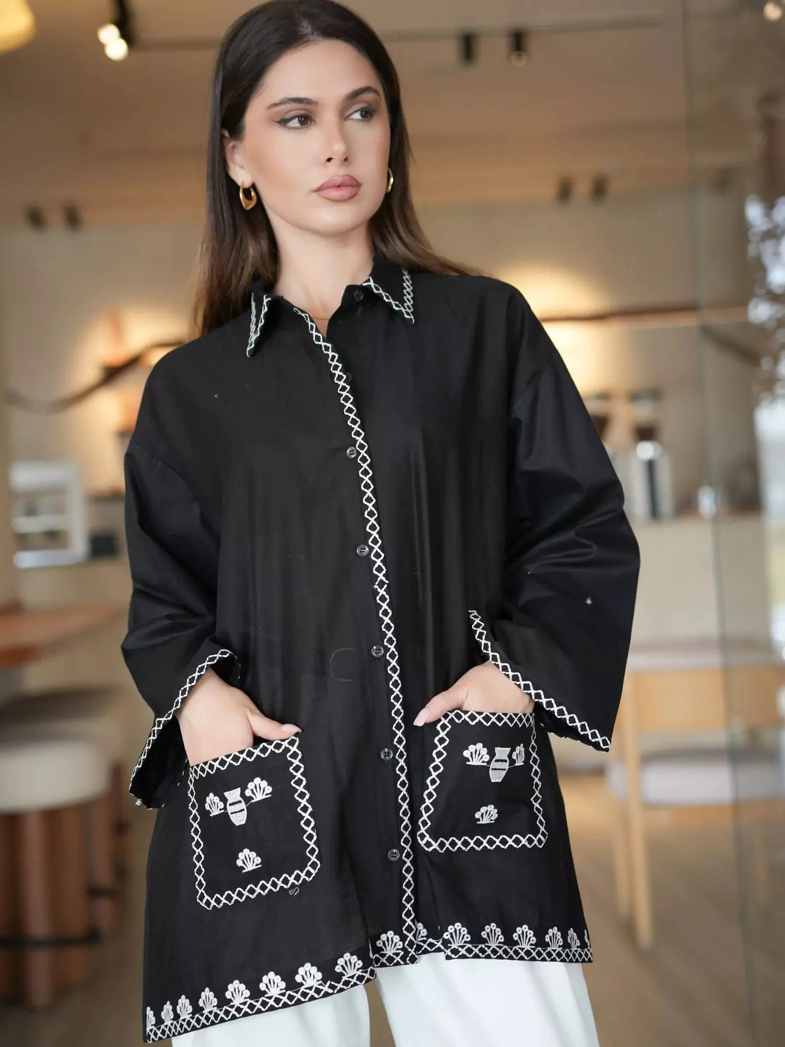 Blumen Embroidered Black Shirt - Image 8