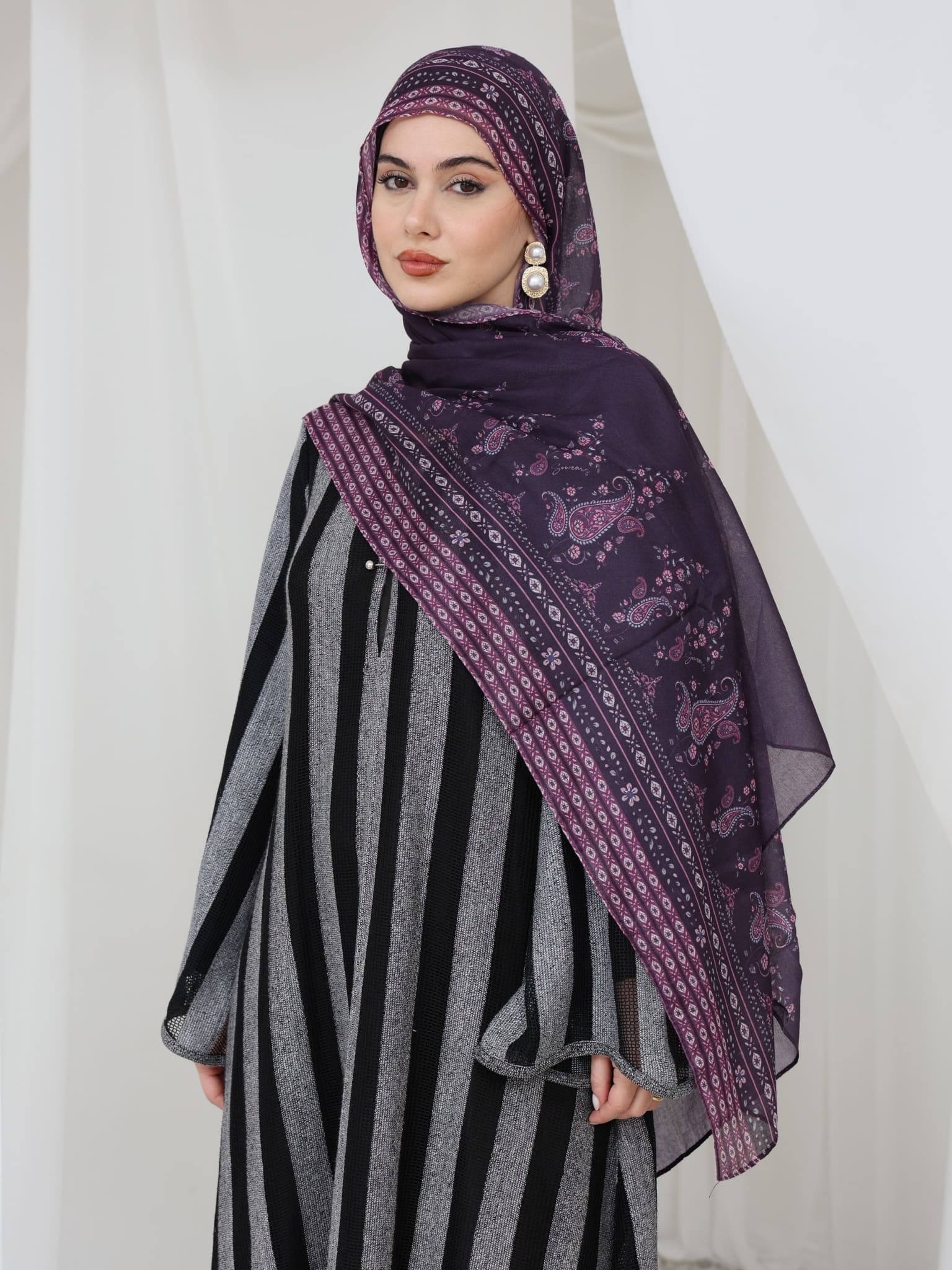 Breathable Paisley Hijab/Stole - Image 3