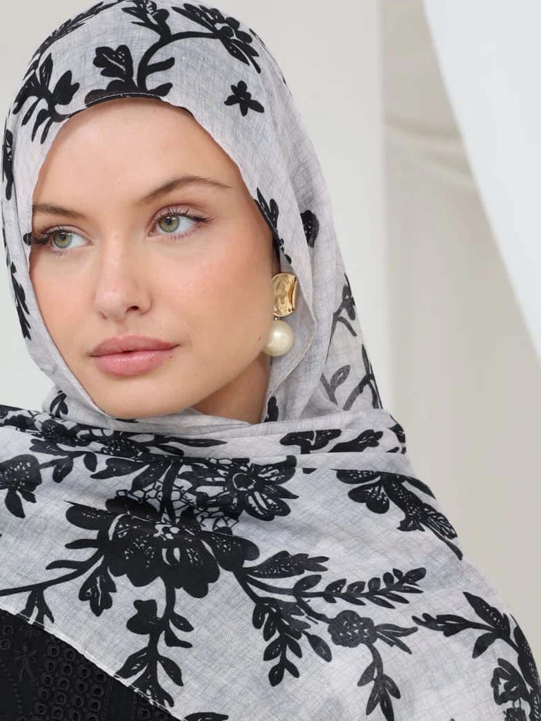 Breathable Soft Lacey Printed Hijab/Stole - Image 2