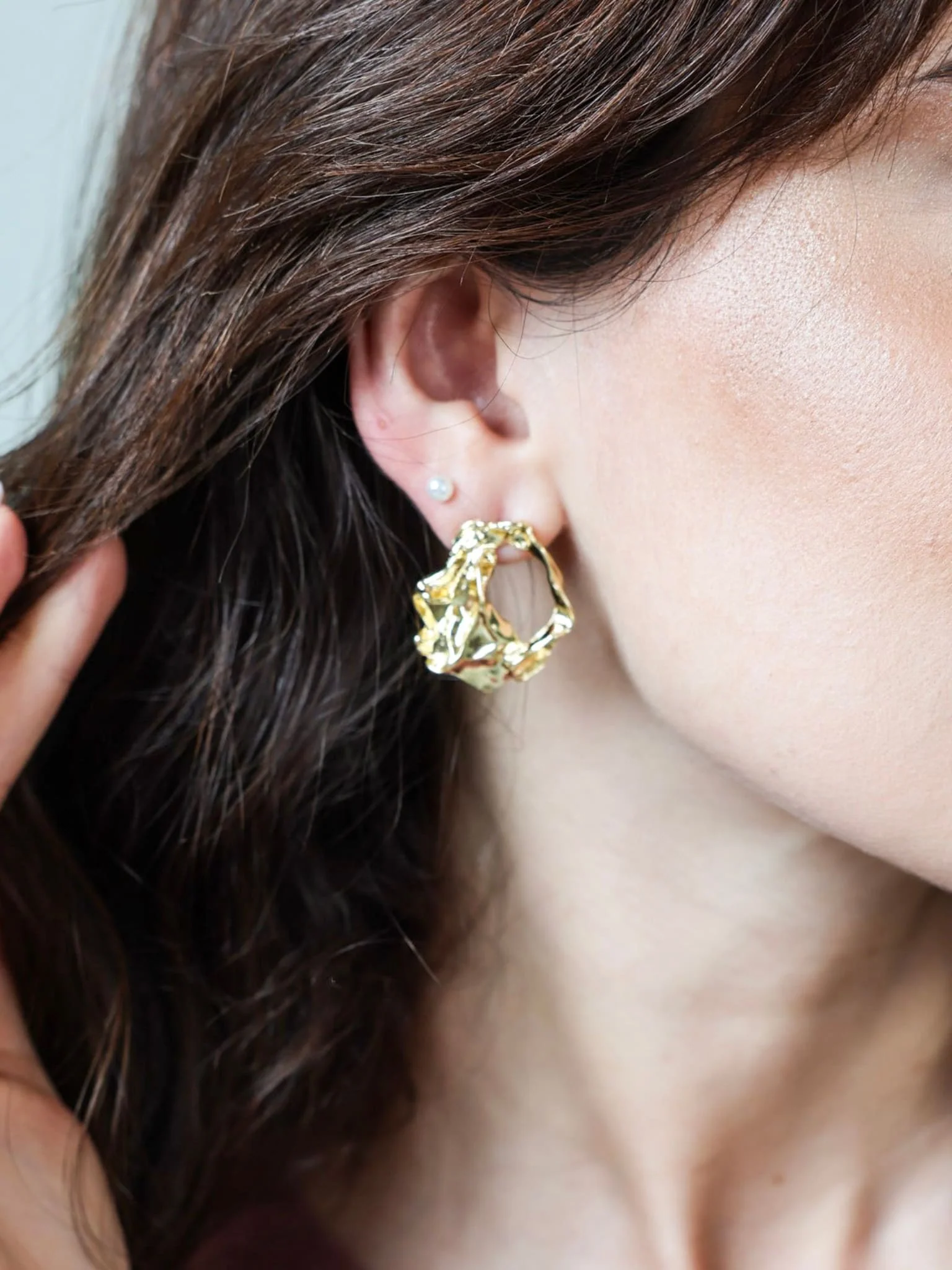 Cresta Golden Earrings - Image 3