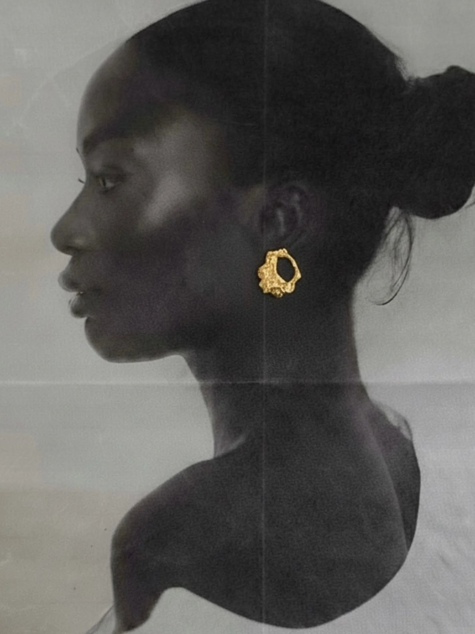 Cresta Golden Earrings - Image 4