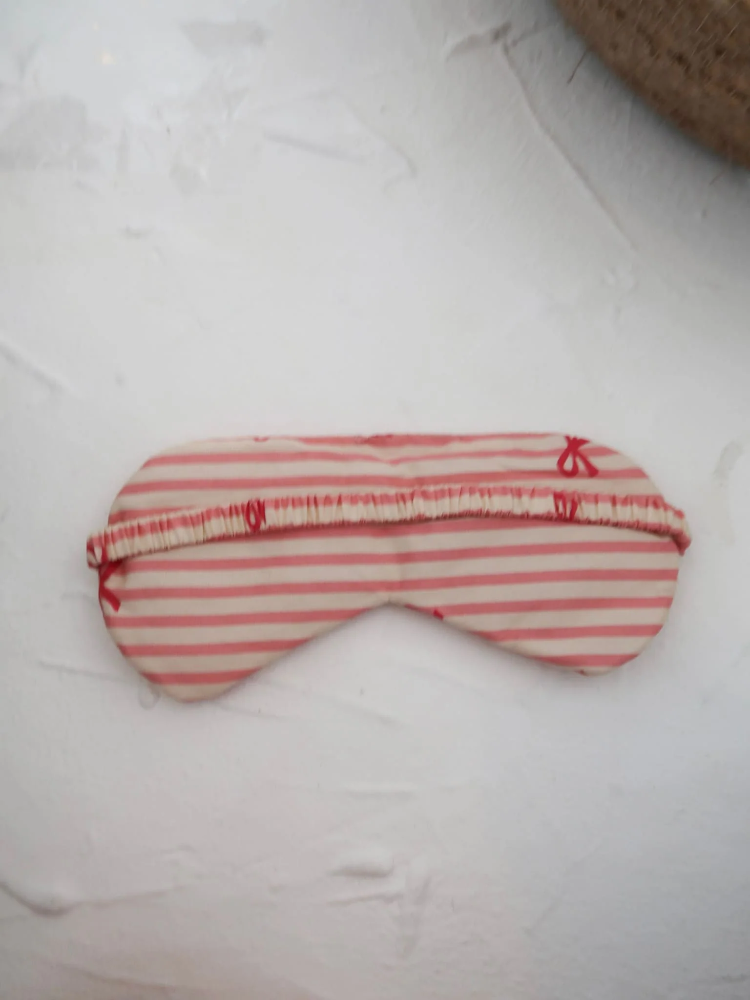 Cushie Bow Lounge Eye Mask - Image 4