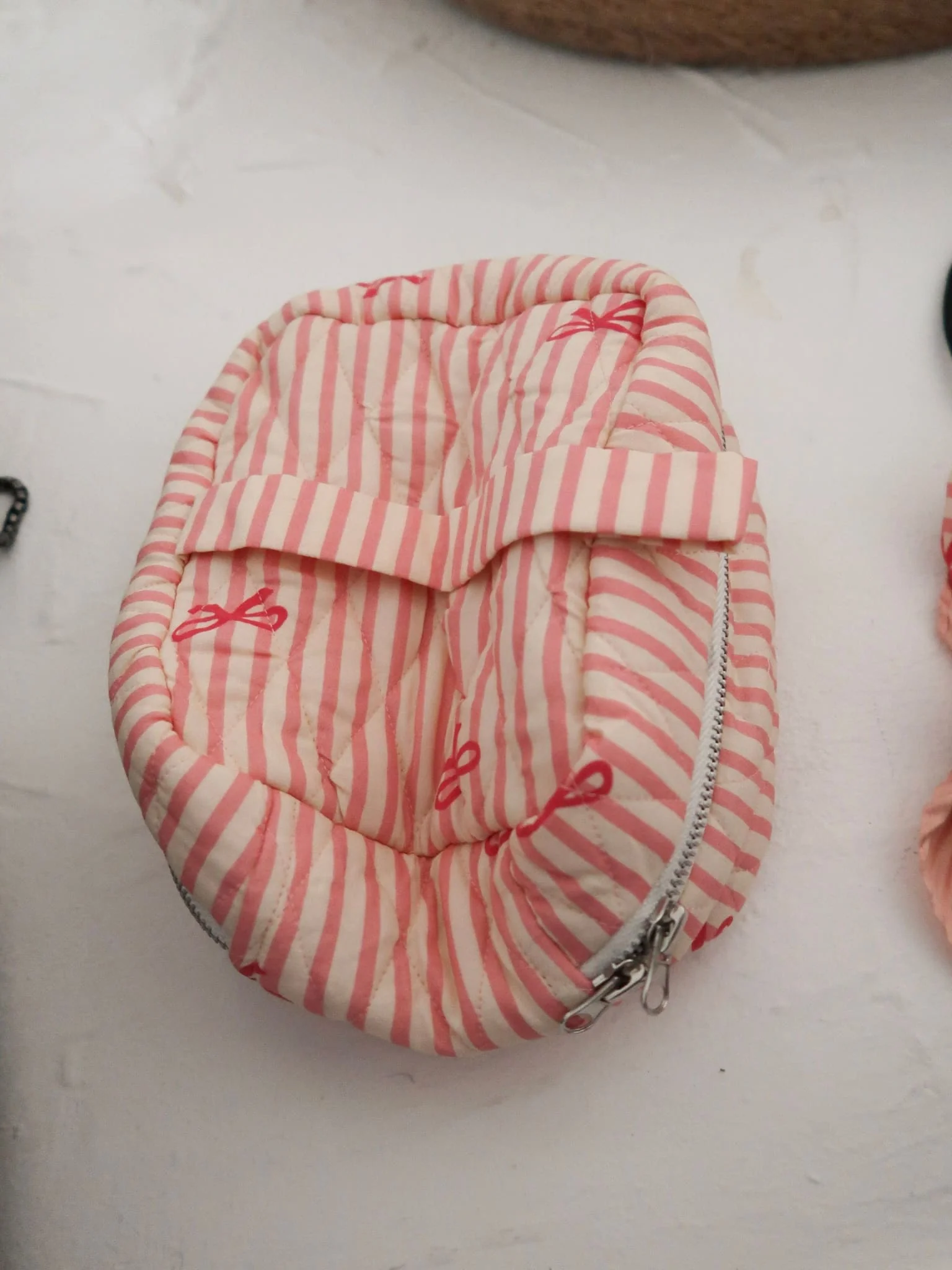 Cushie Bow Lounge Makeup Pouch - Image 2