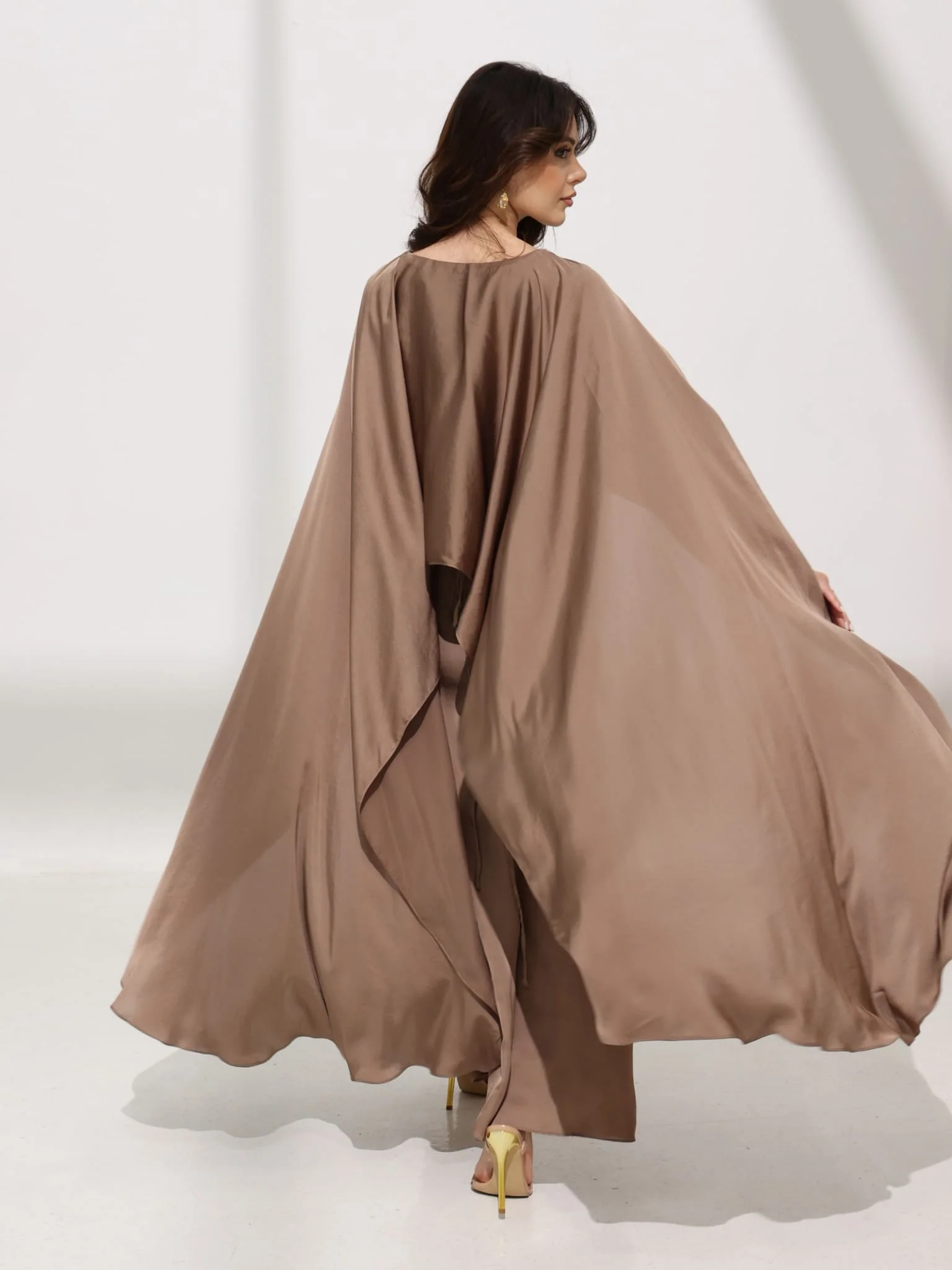 Ferisha Dusky Embellished Cape And Dress - Image 4