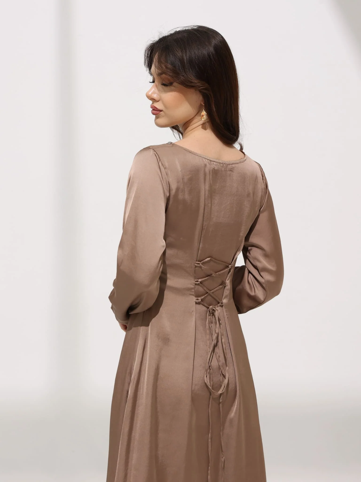 Ferisha Dusky Embellished Cape And Dress - Image 5
