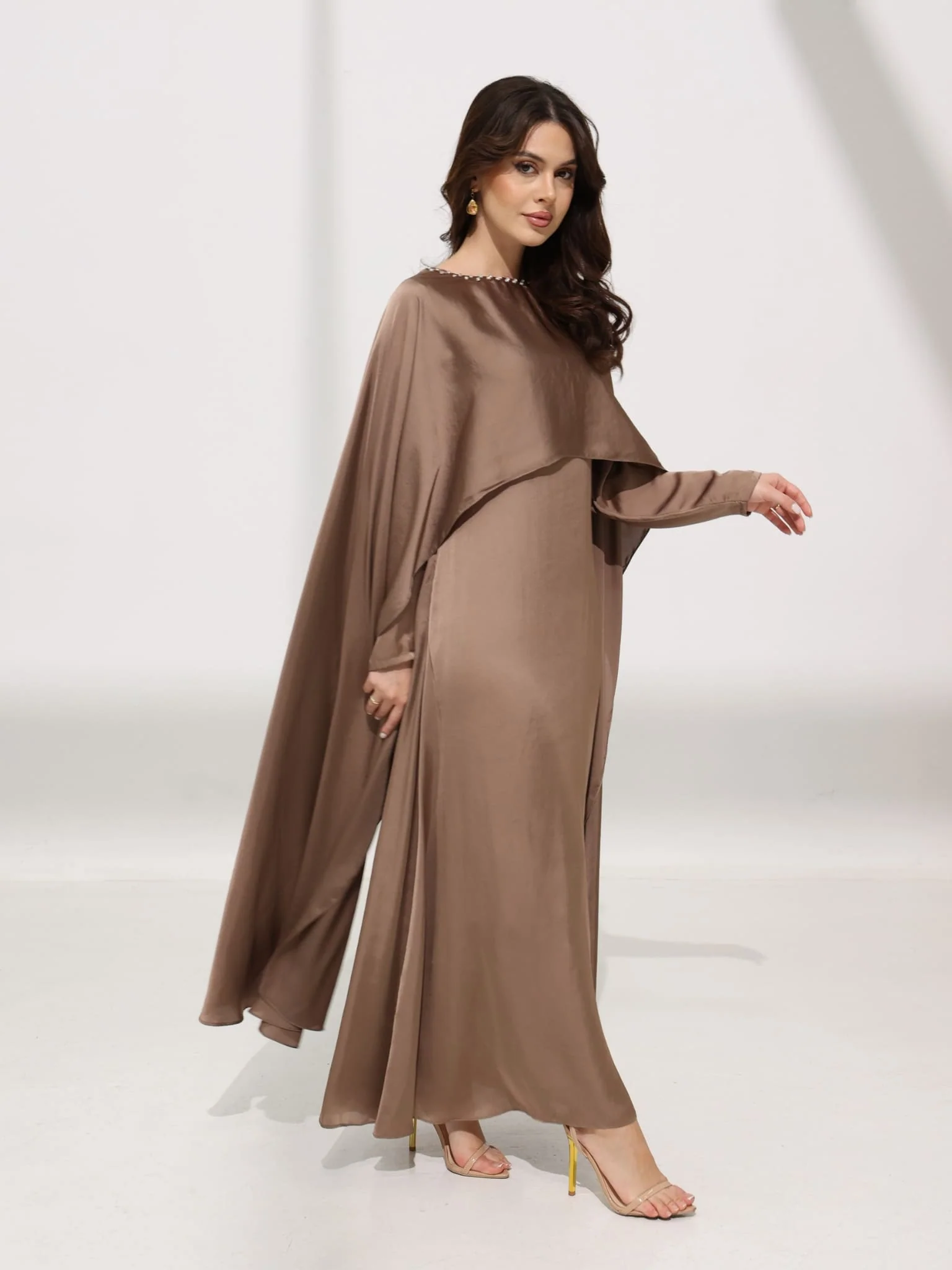 Ferisha Dusky Embellished Cape And Dress - Image 6