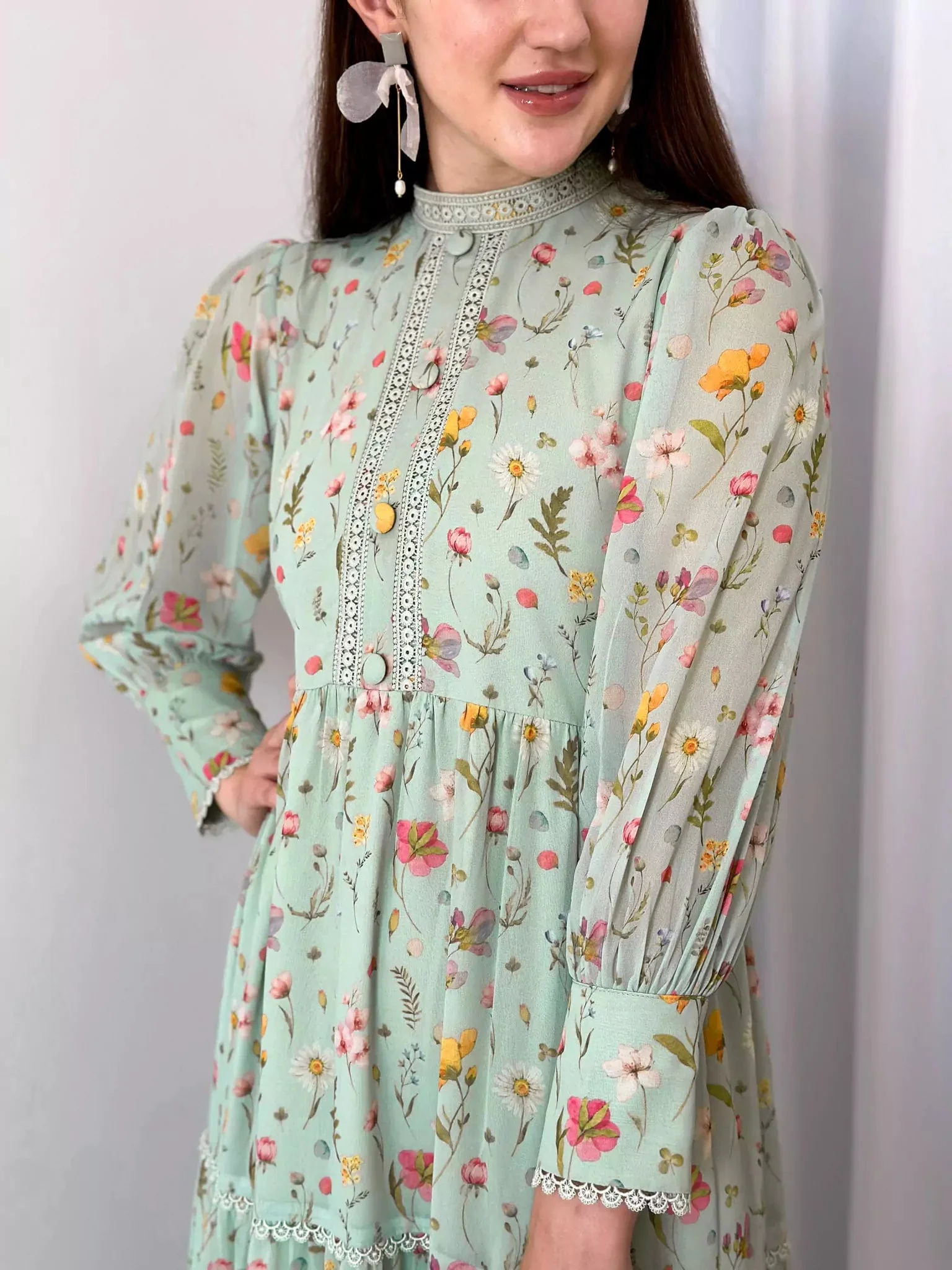 Hannah Lace Dress In Pastel Green Floral - Image 5