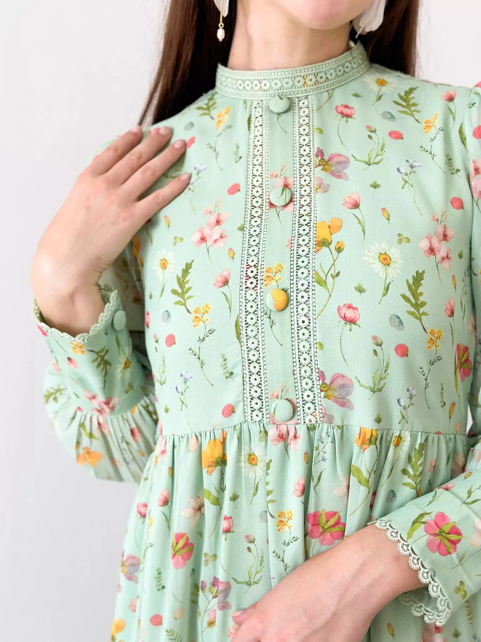 Hannah Lace Dress In Pastel Green Floral - Image 8