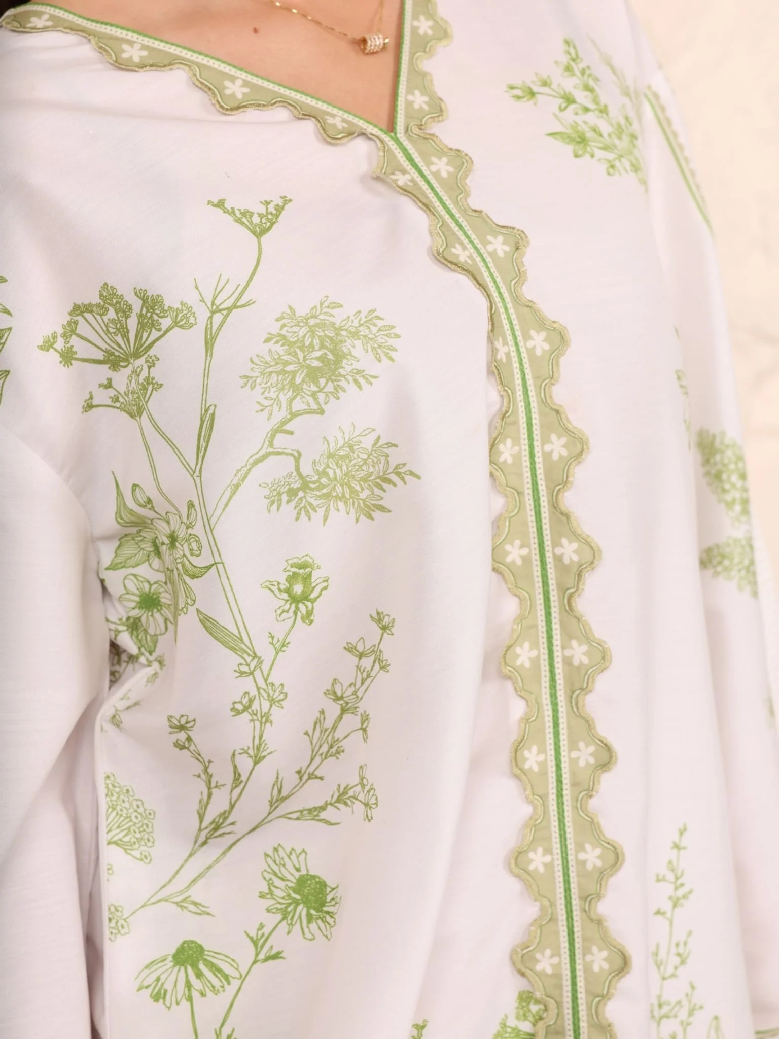 Imorian Green Scalloped Shirt - Image 6
