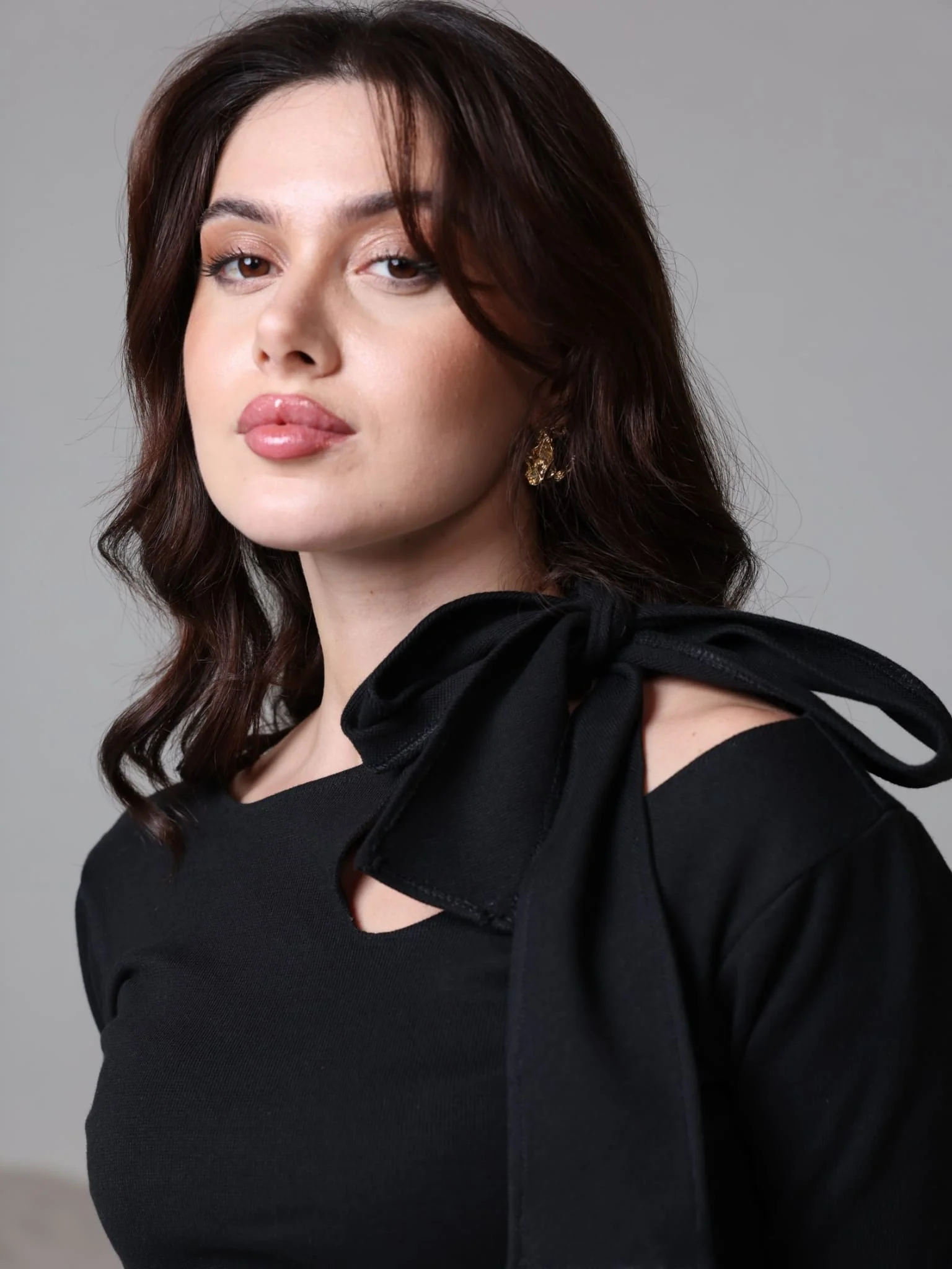 Leah Black Knot Shirt - Image 2