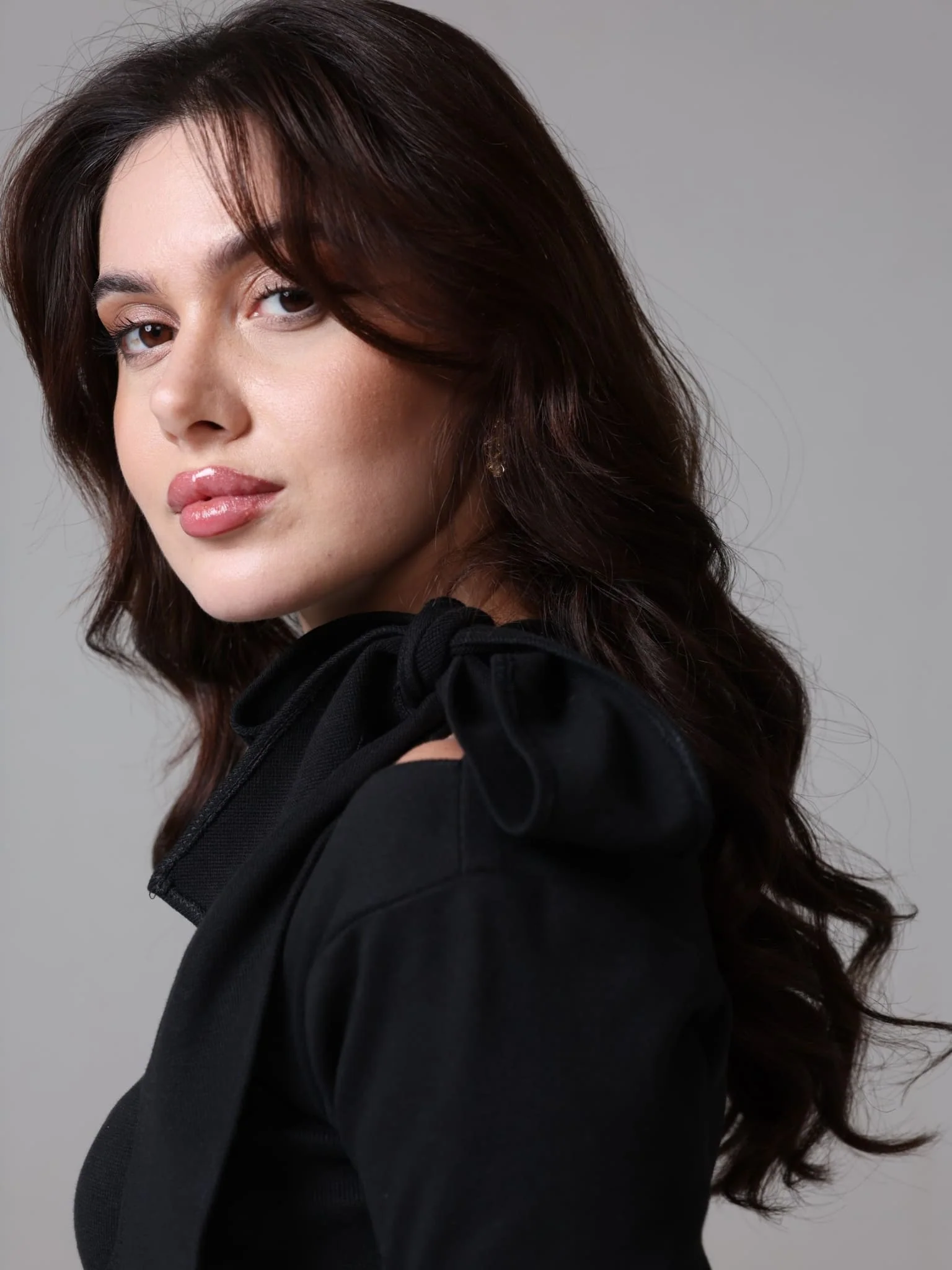 Leah Black Knot Shirt - Image 4