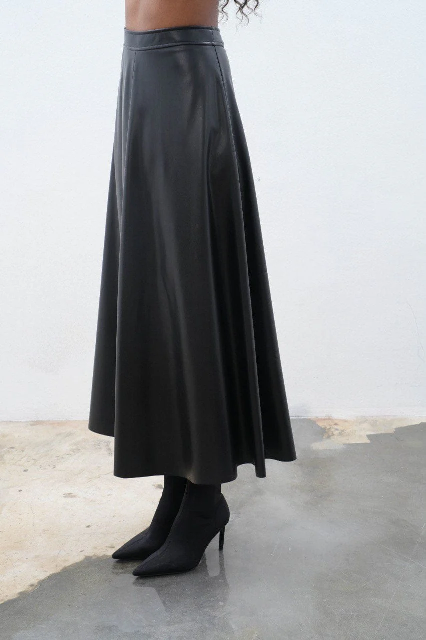 Leather Skirt In Black - Image 3