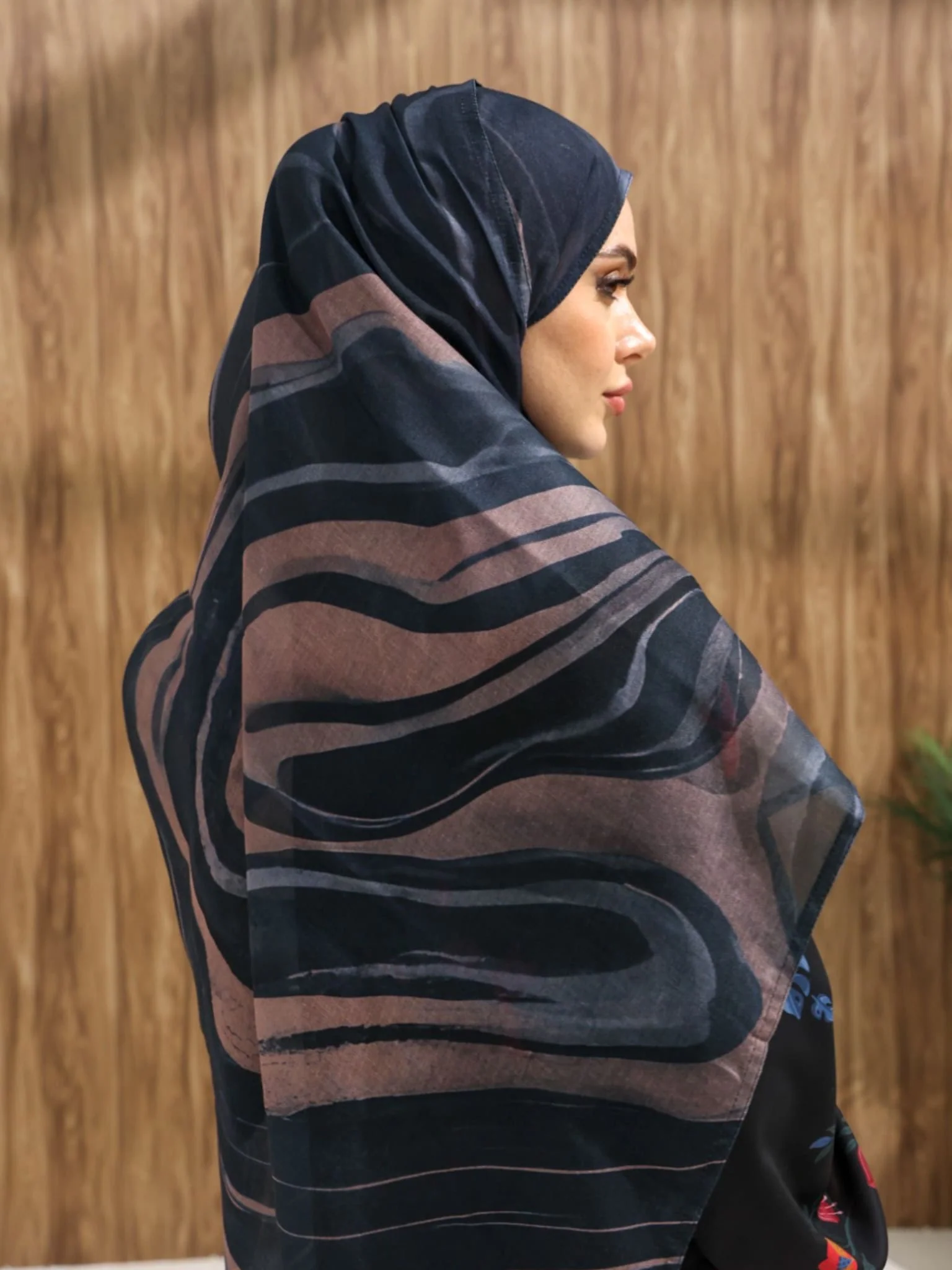 Marble Stria Printed Hijab - Image 3