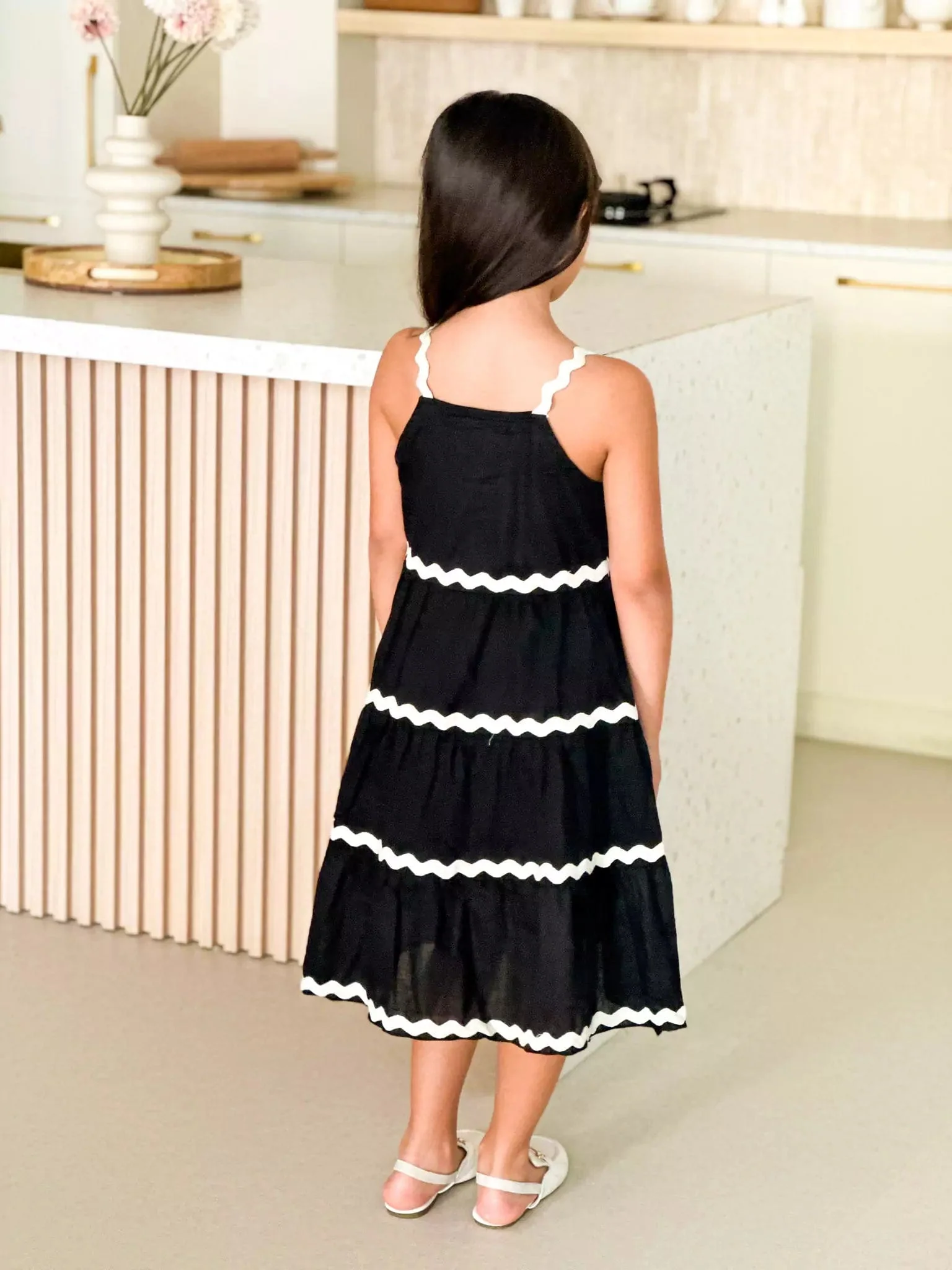 Mini Black Swirl Dress For Girls - Image 4