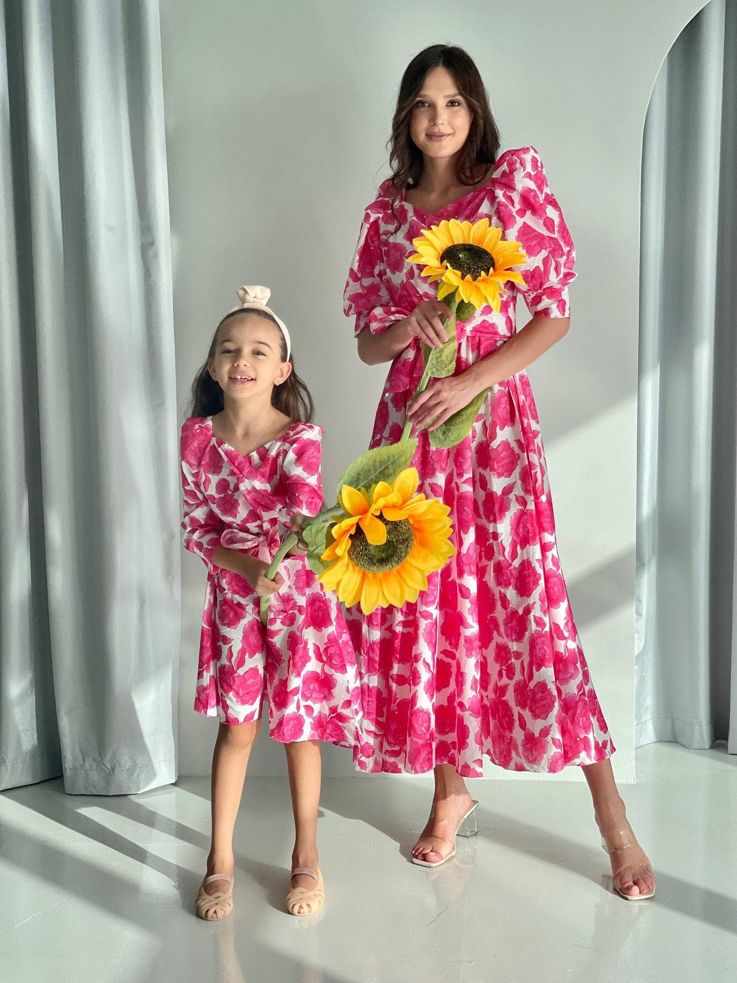 Mini Flora In Cotton Dress - Image 15