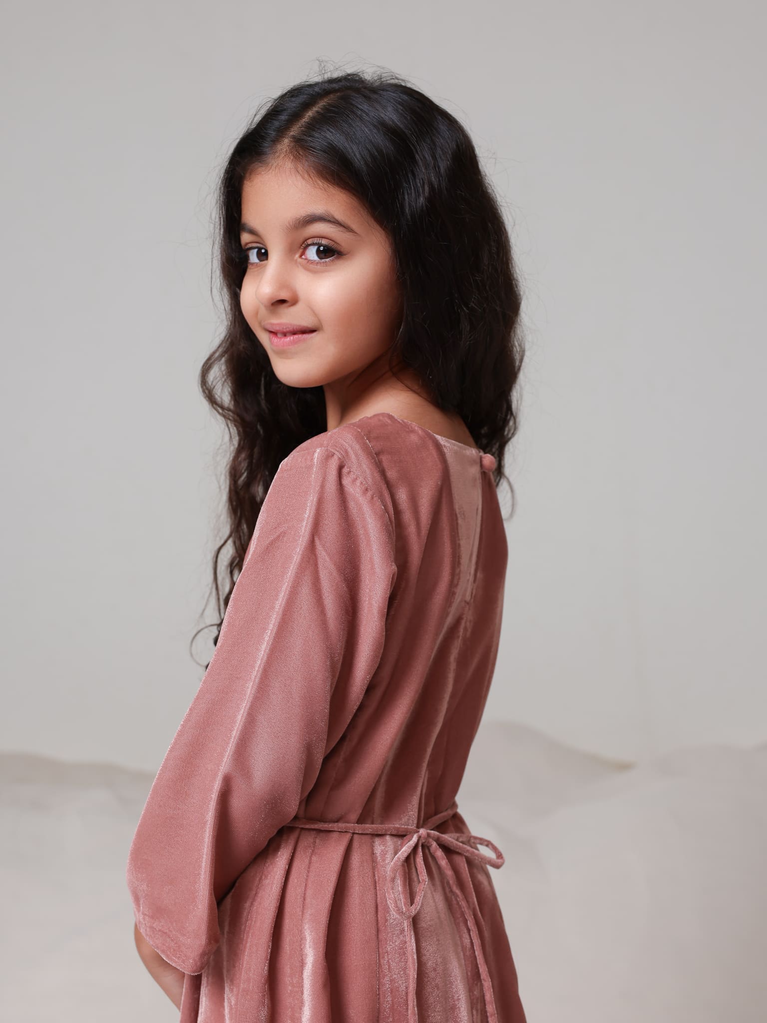 Mini Serah Pink Velvet Dress For Girls - Image 3