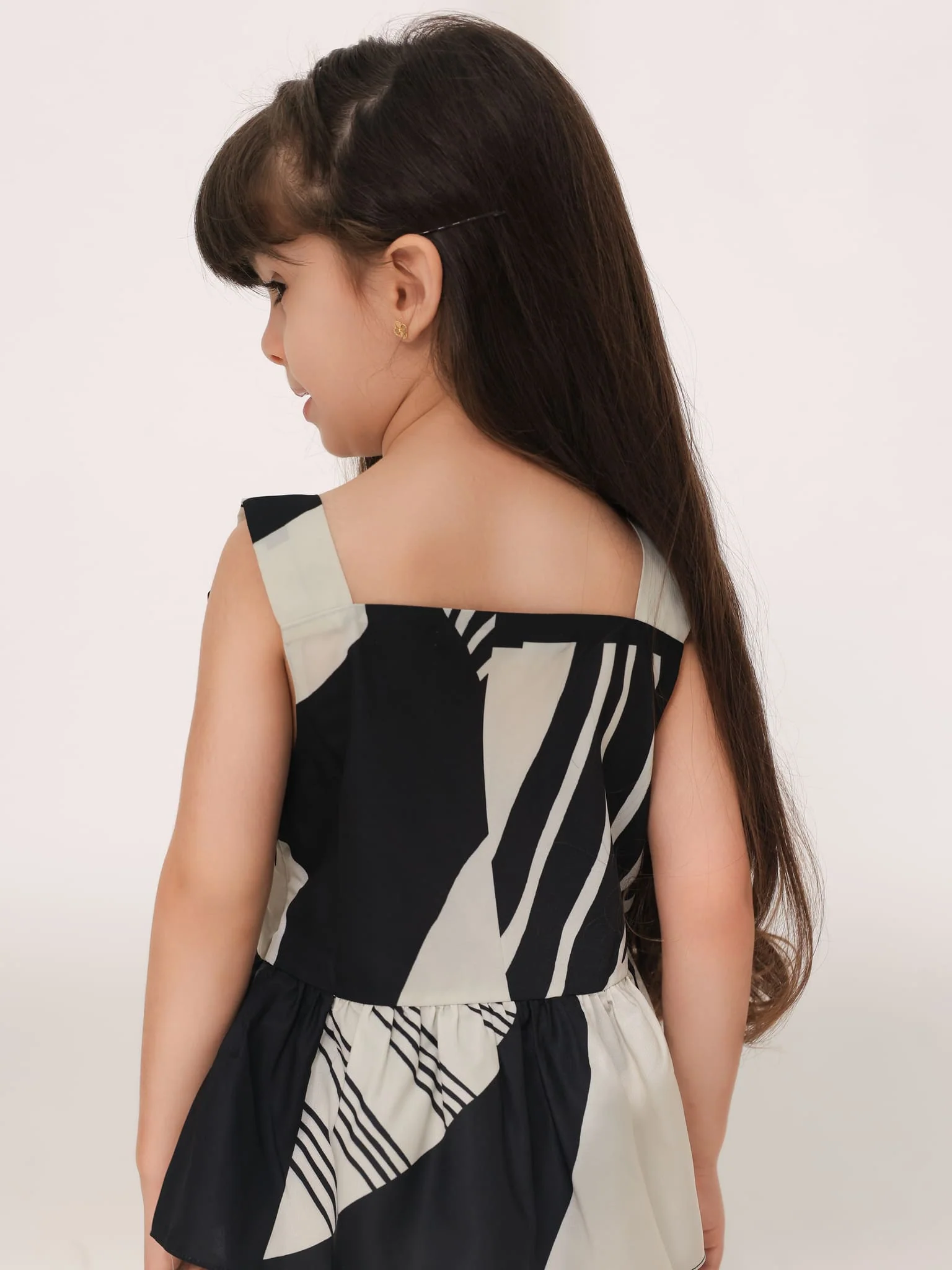 Mini Kuroba Co Ord Set For Girls - Image 4
