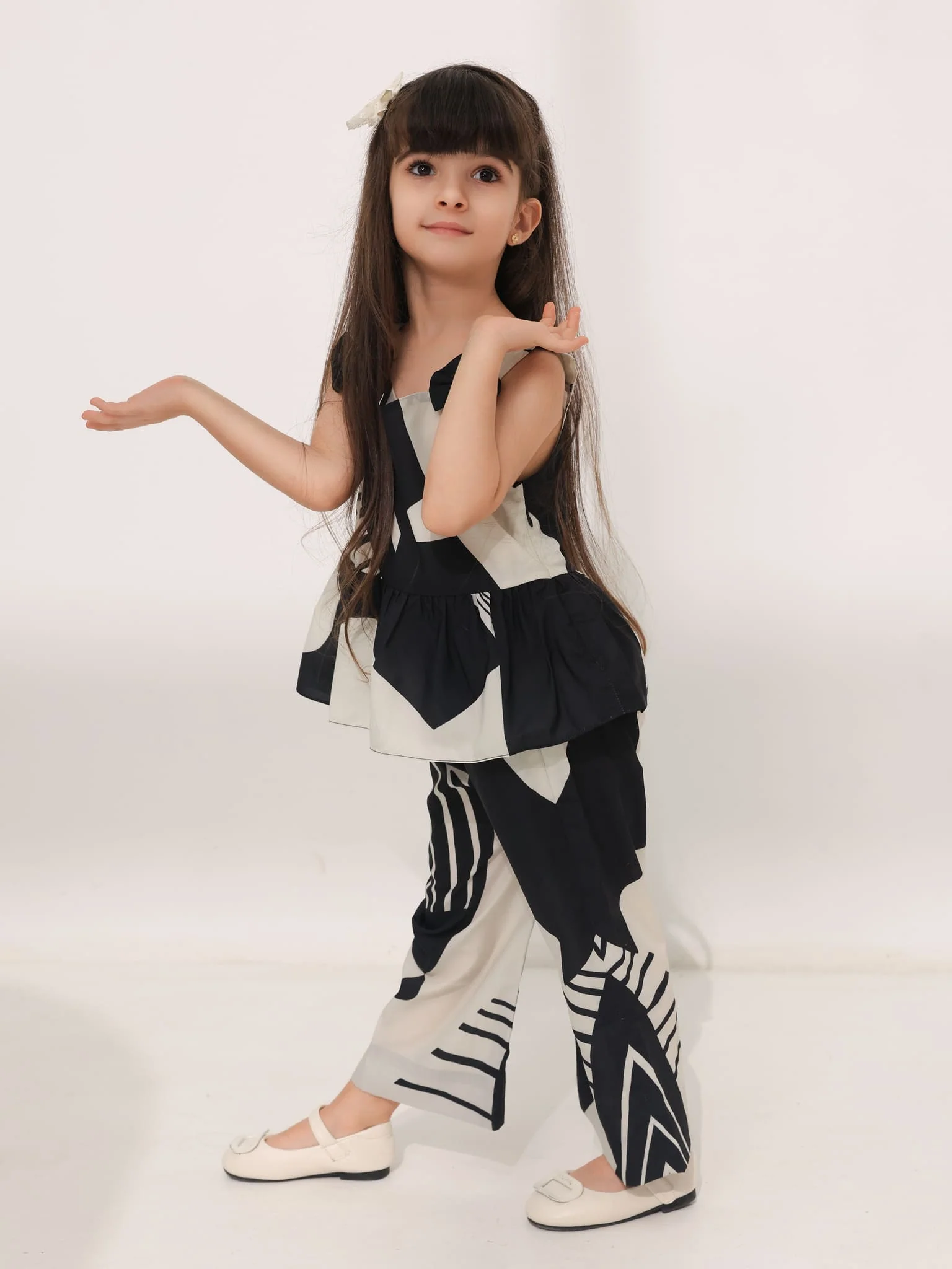Mini Kuroba Co Ord Set For Girls - Image 5