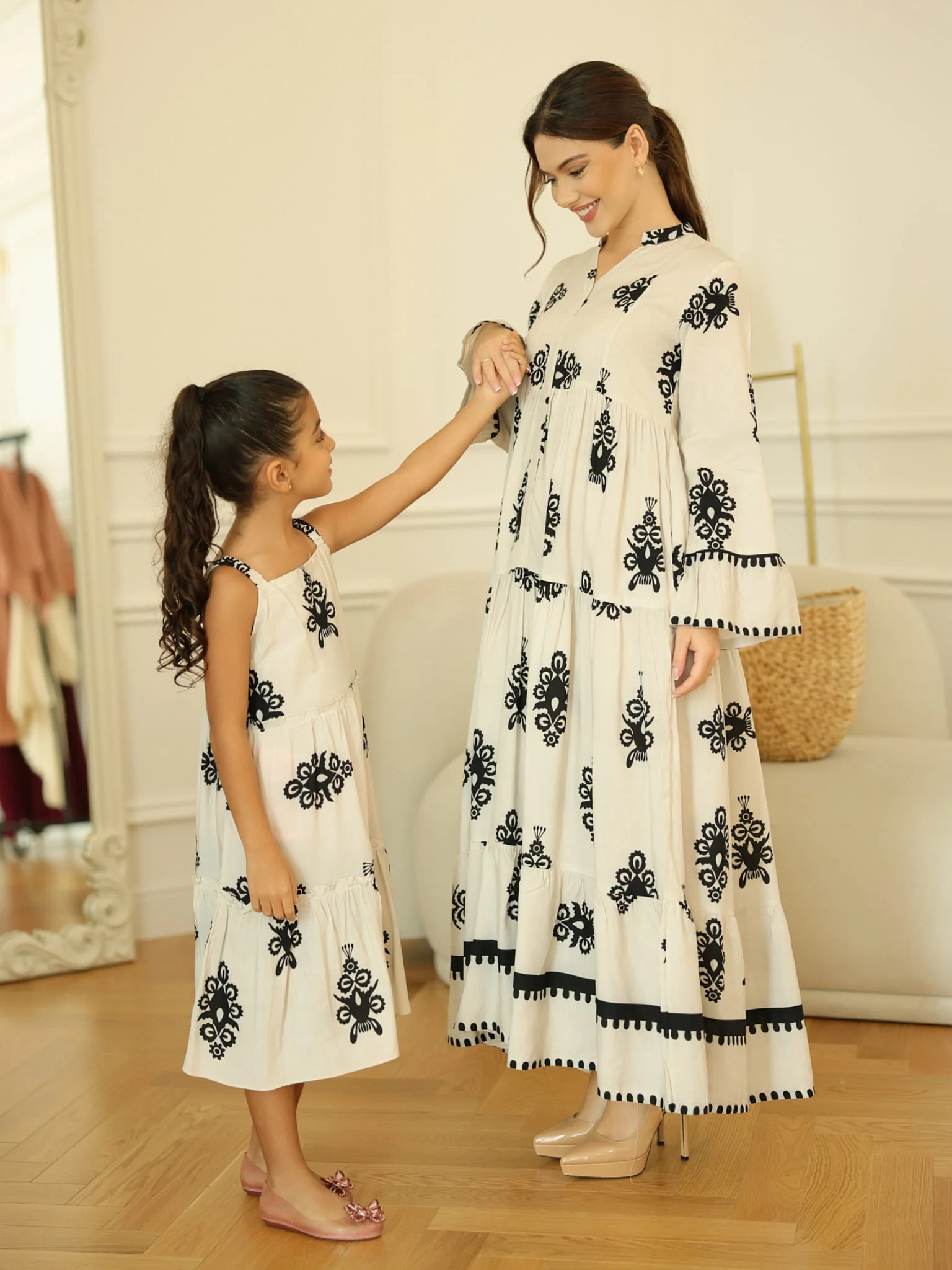 Mini Morvina Off White Dress For Girls - Image 2