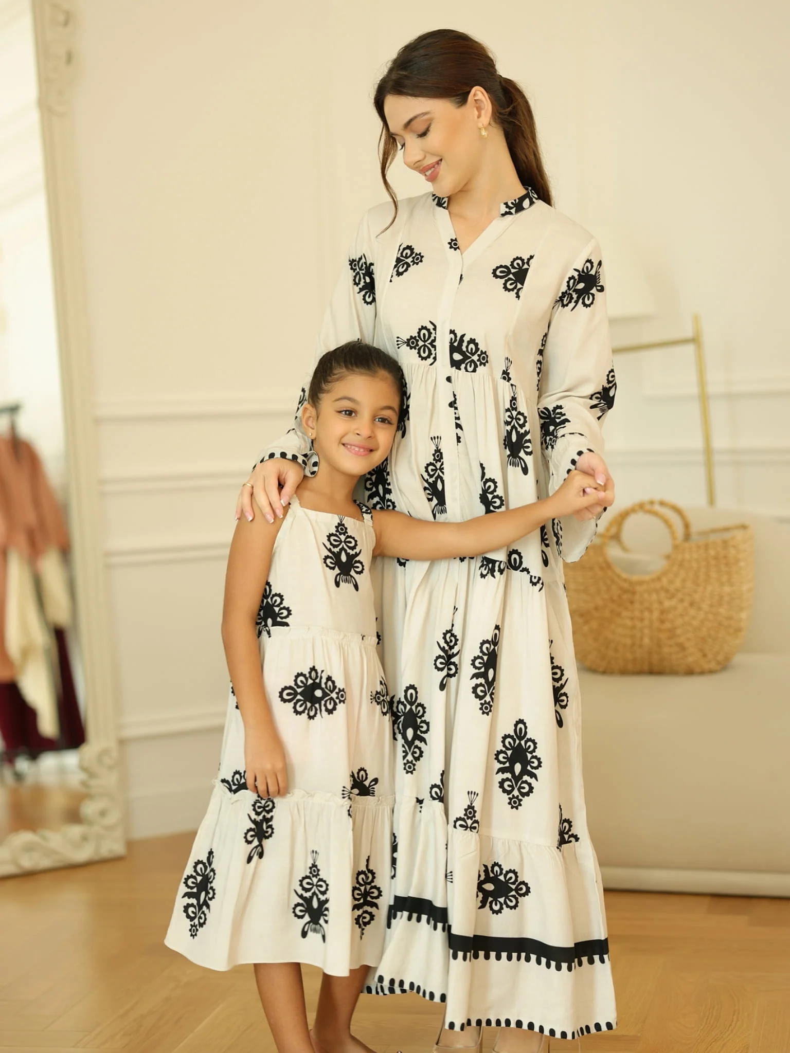 Mini Morvina Off White Dress For Girls - Image 8