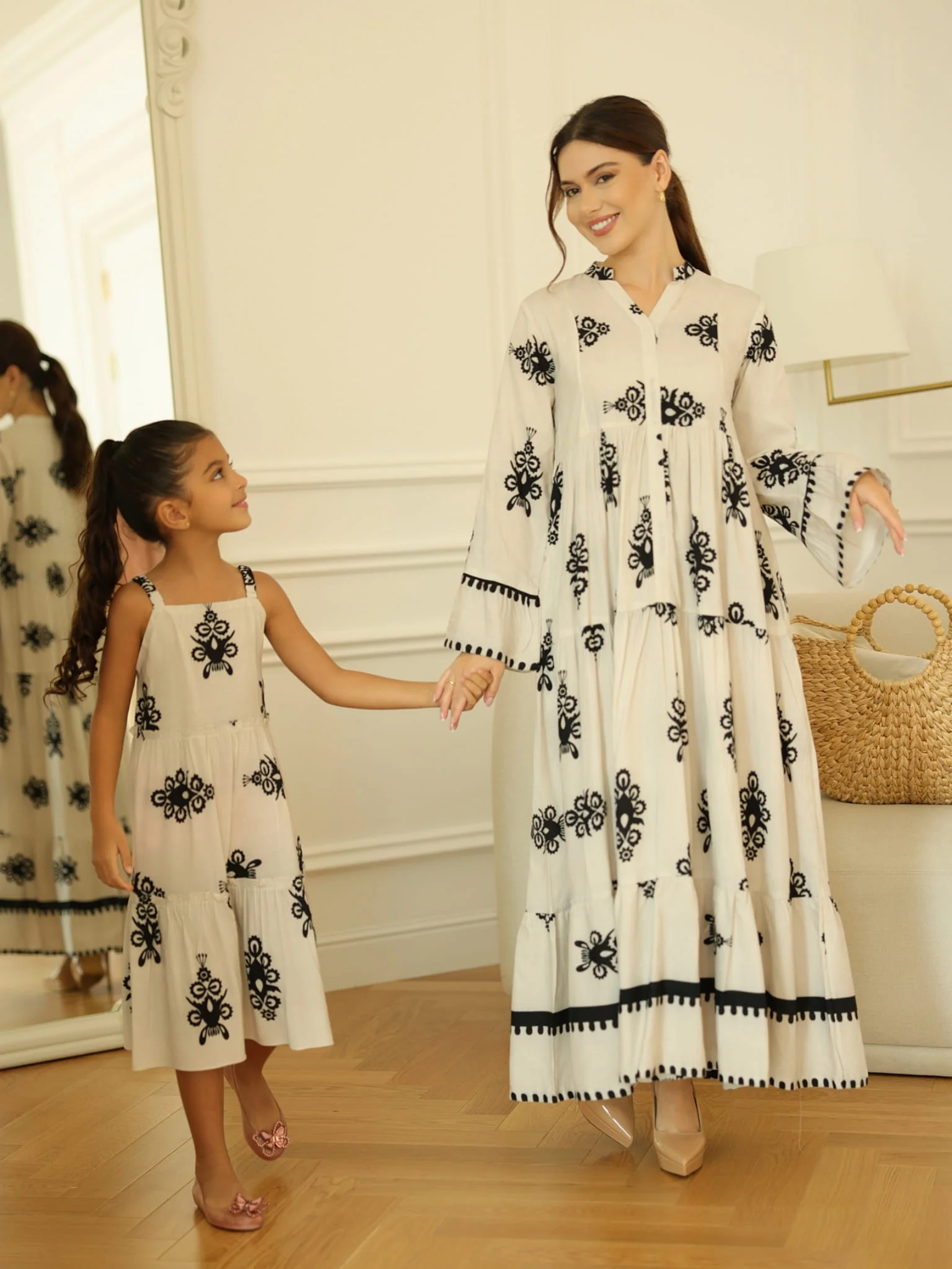 Mini Morvina Off White Dress For Girls - Image 4