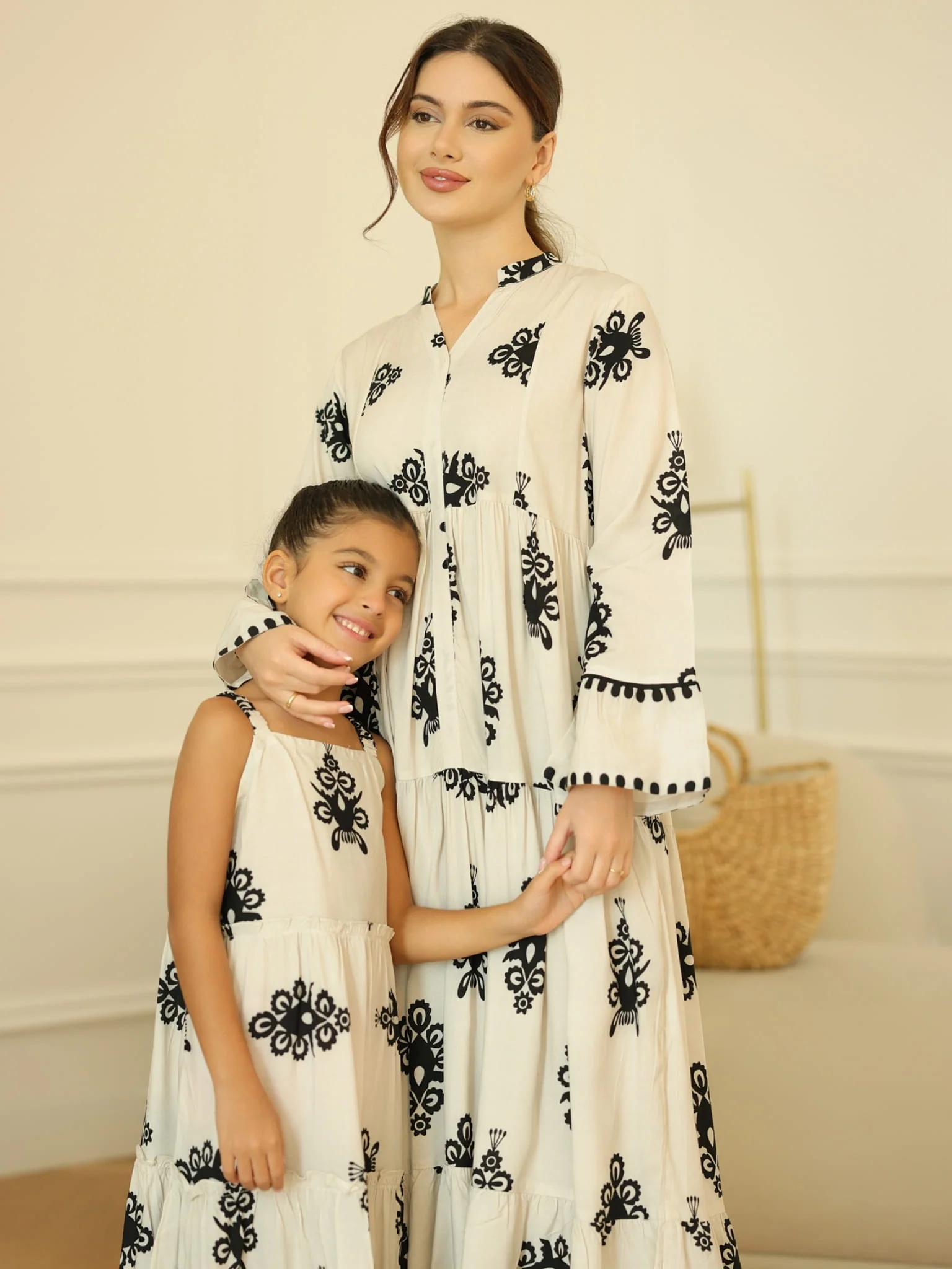 Mini Morvina Off White Dress For Girls - Image 6