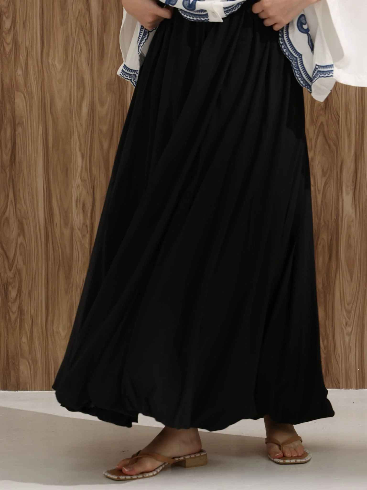 Orie Black Balloon Skirt - Image 5