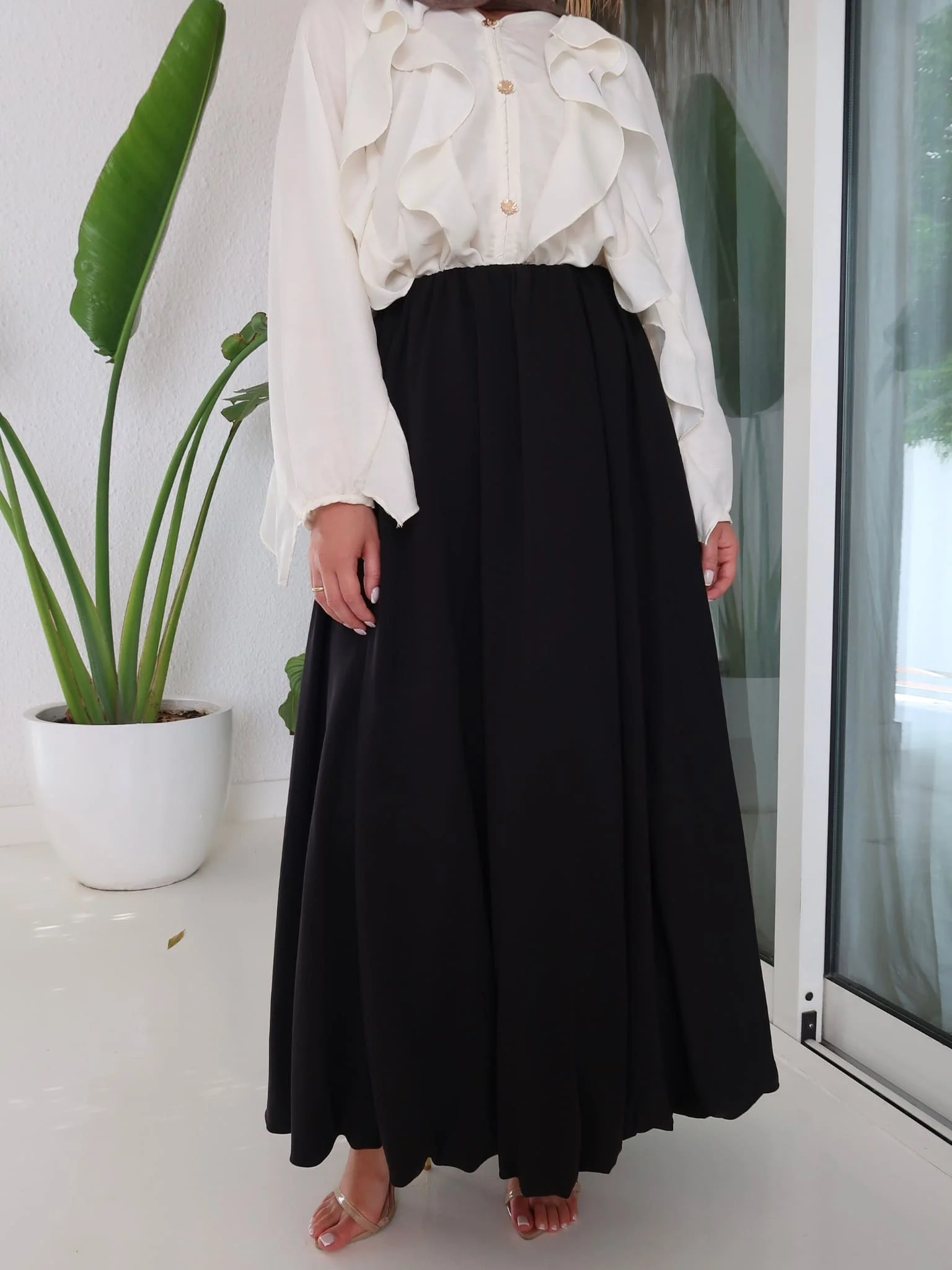 Orie Black Balloon Skirt - Image 9