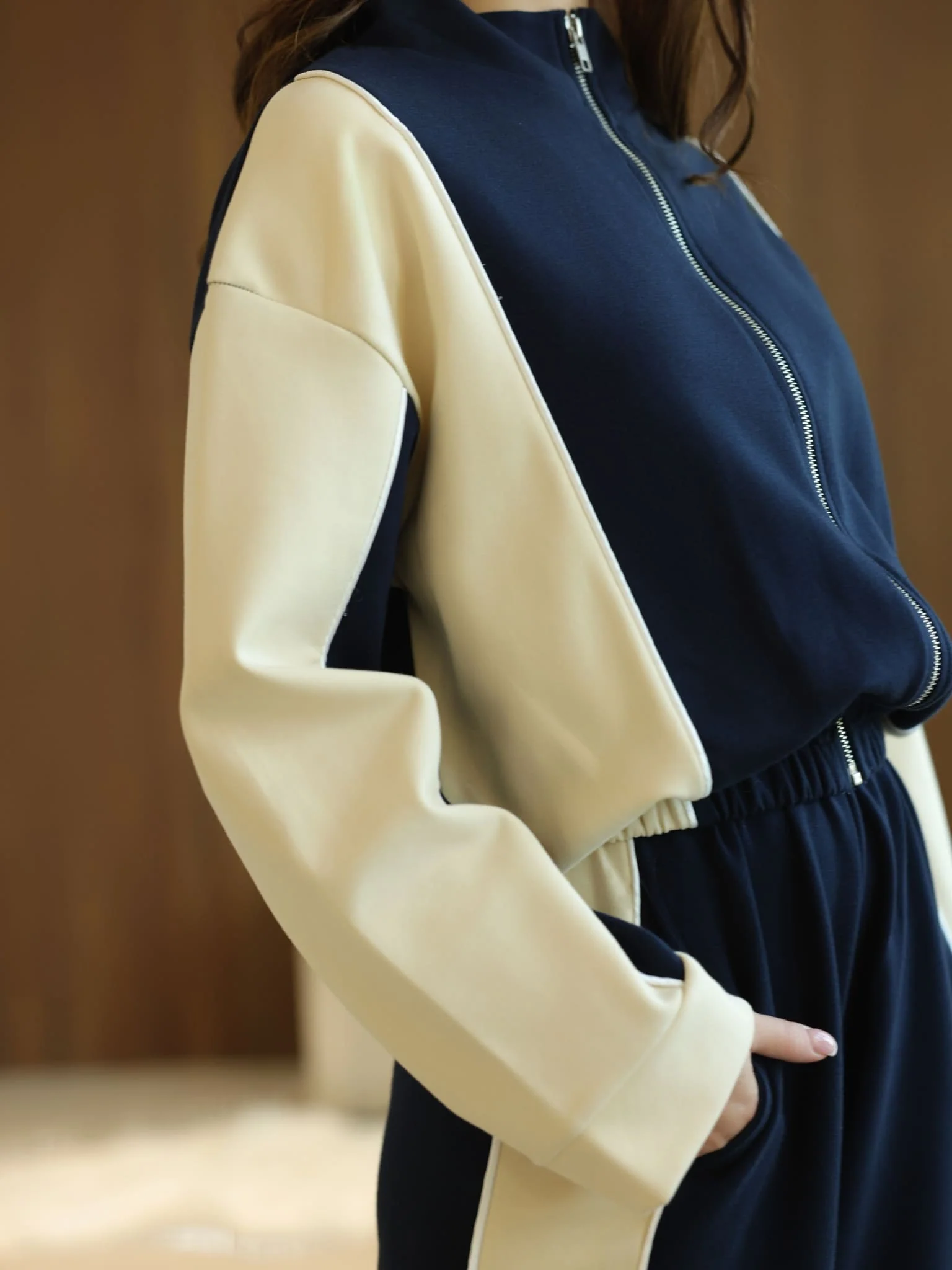 Signora Blue And Cream Softstreme Pull Over Sweat Shirt - Image 10