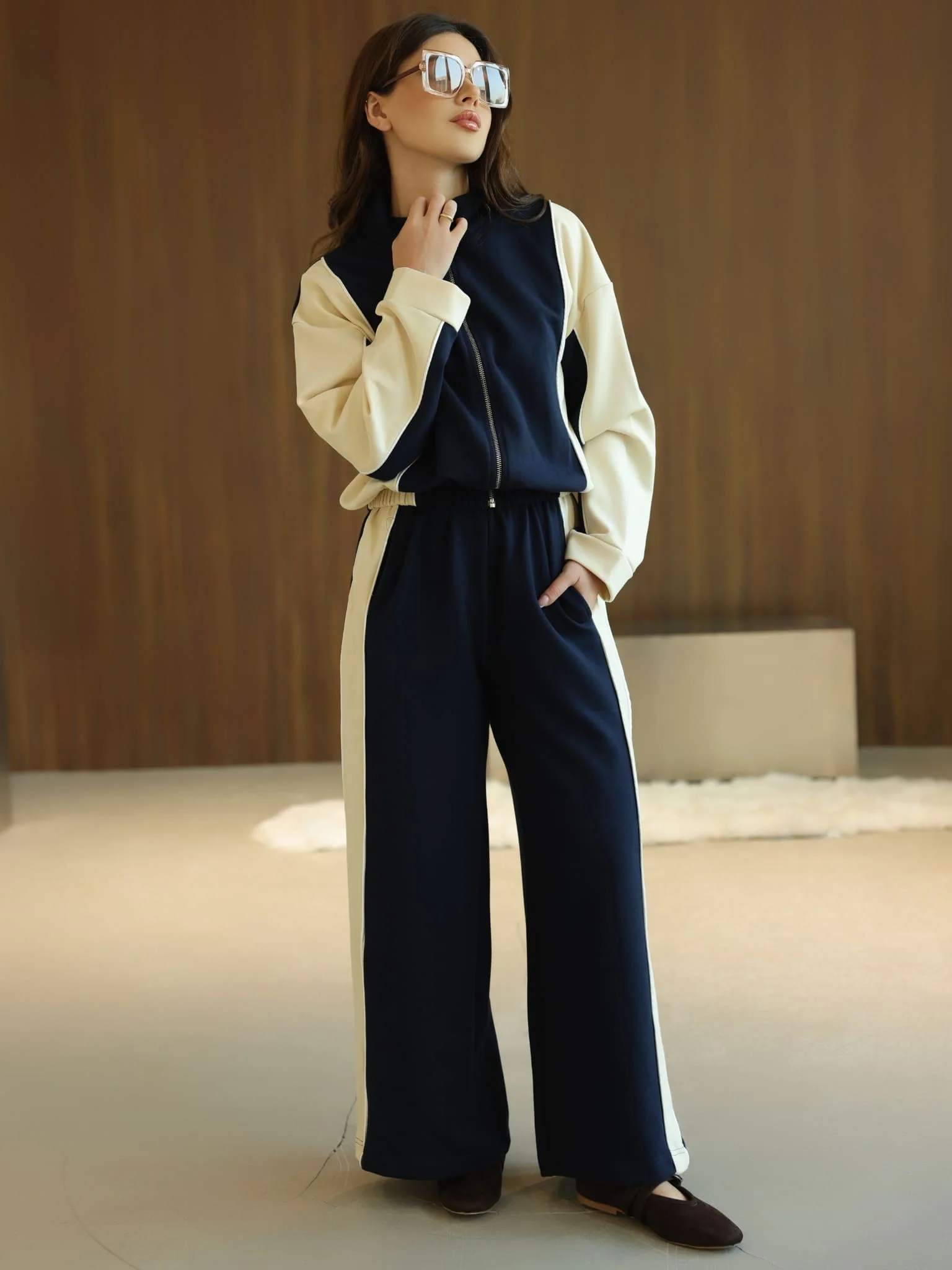 Signora Blue And Cream Softstreme Pull Over Sweat Shirt - Image 9