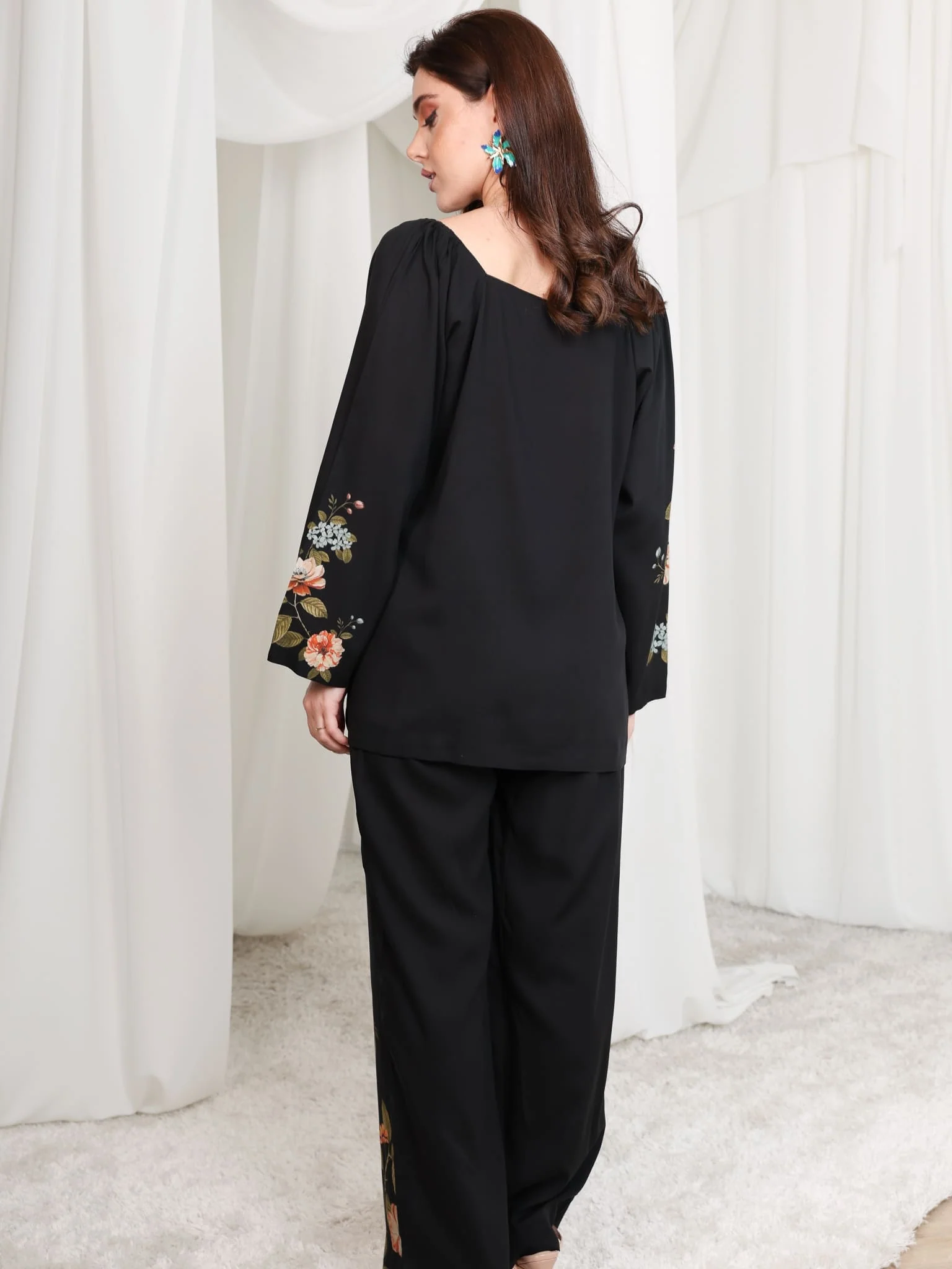 Sophus Floral Bunch Black Pants - Image 3