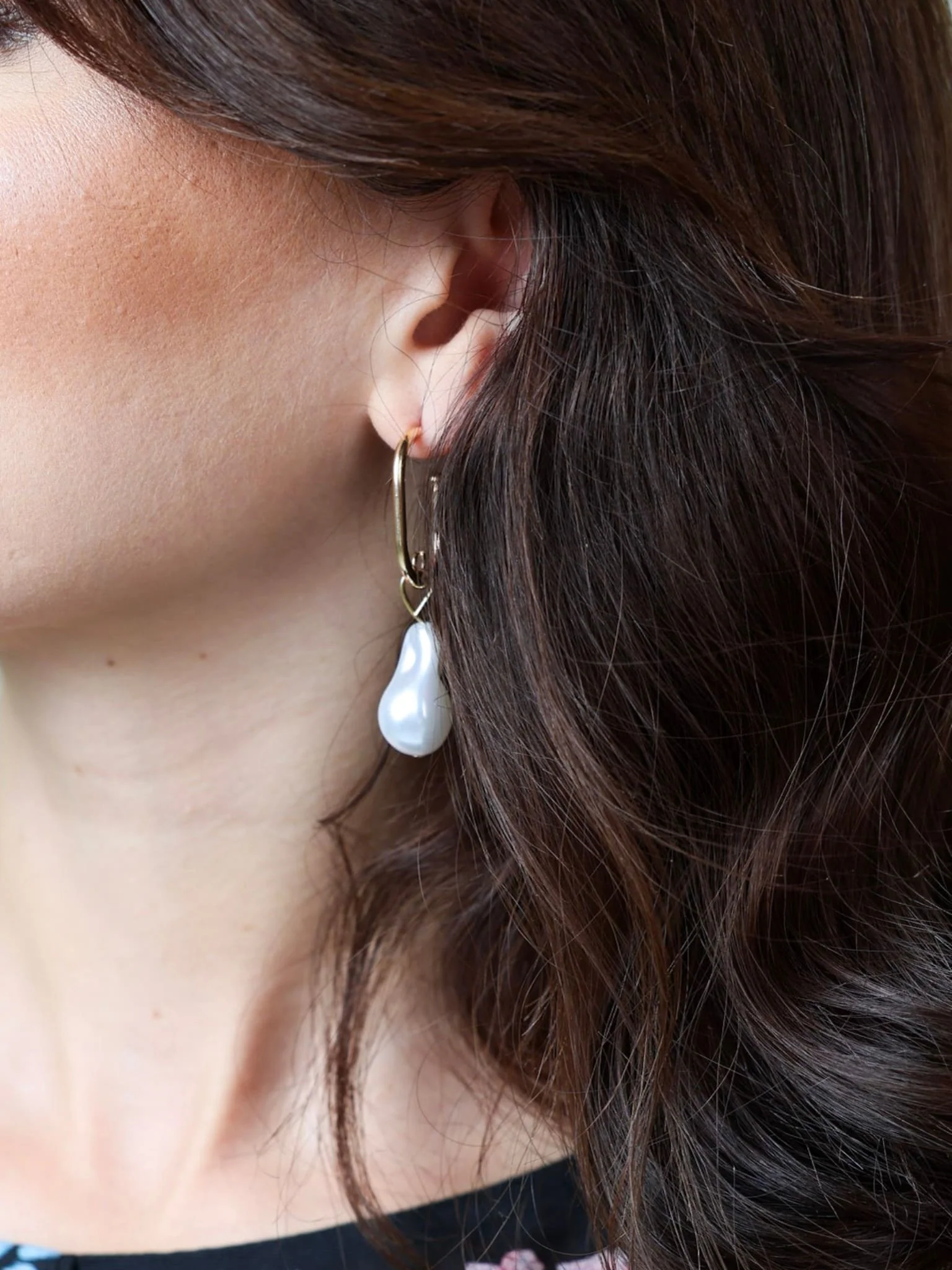 Terra Pearl Earrings - Image 4