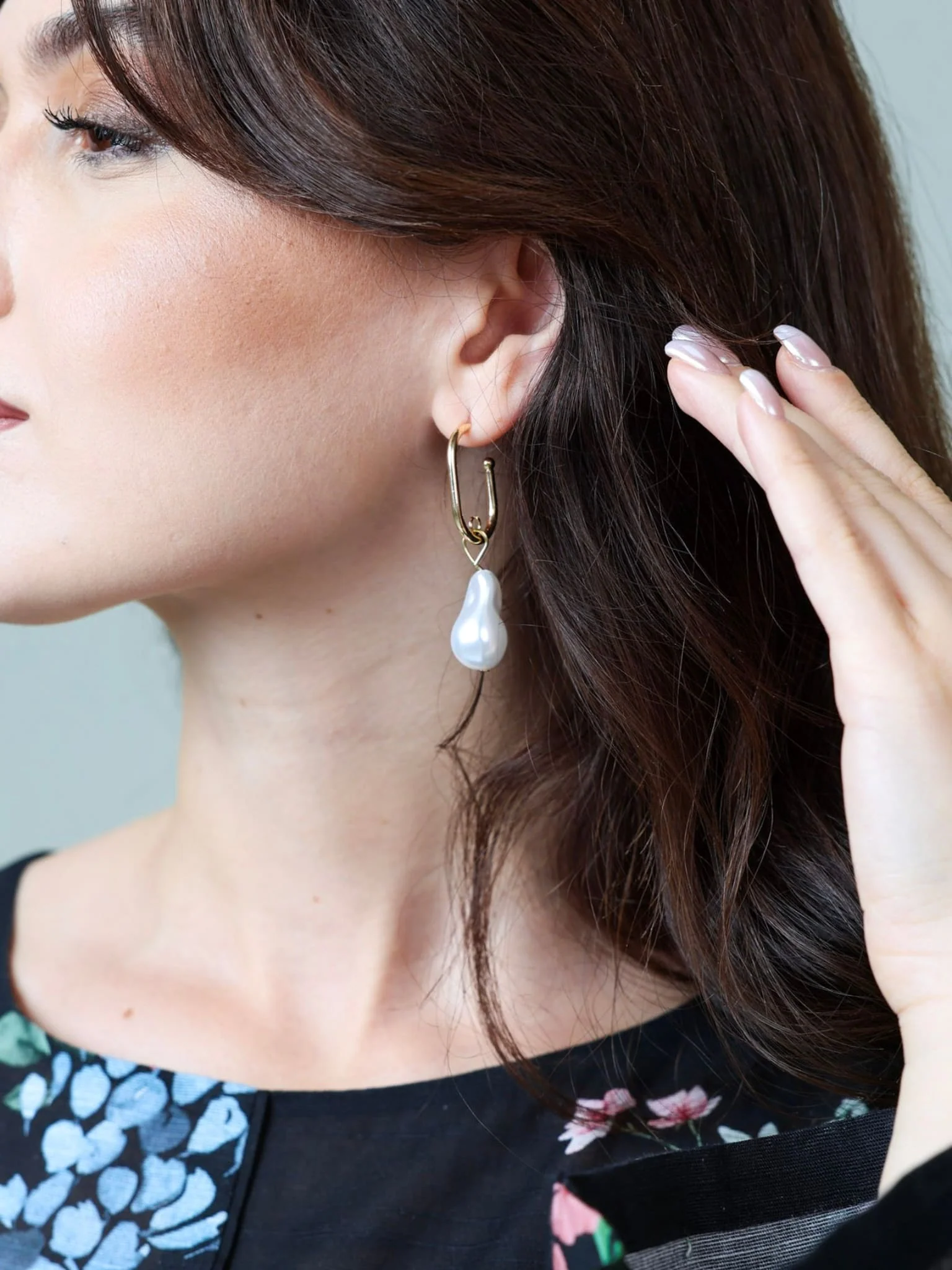 Terra Pearl Earrings - Image 5