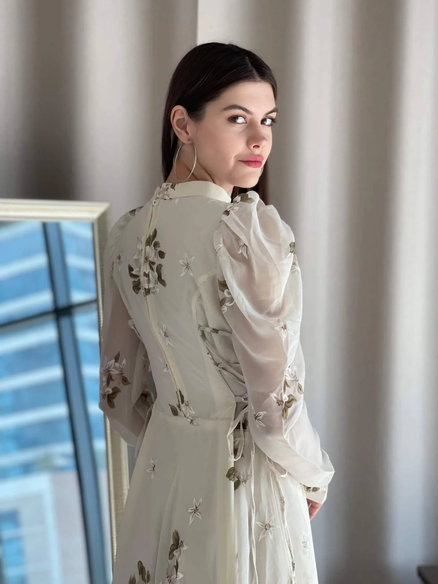 Victoria Dress In Off White Floral - Image 3