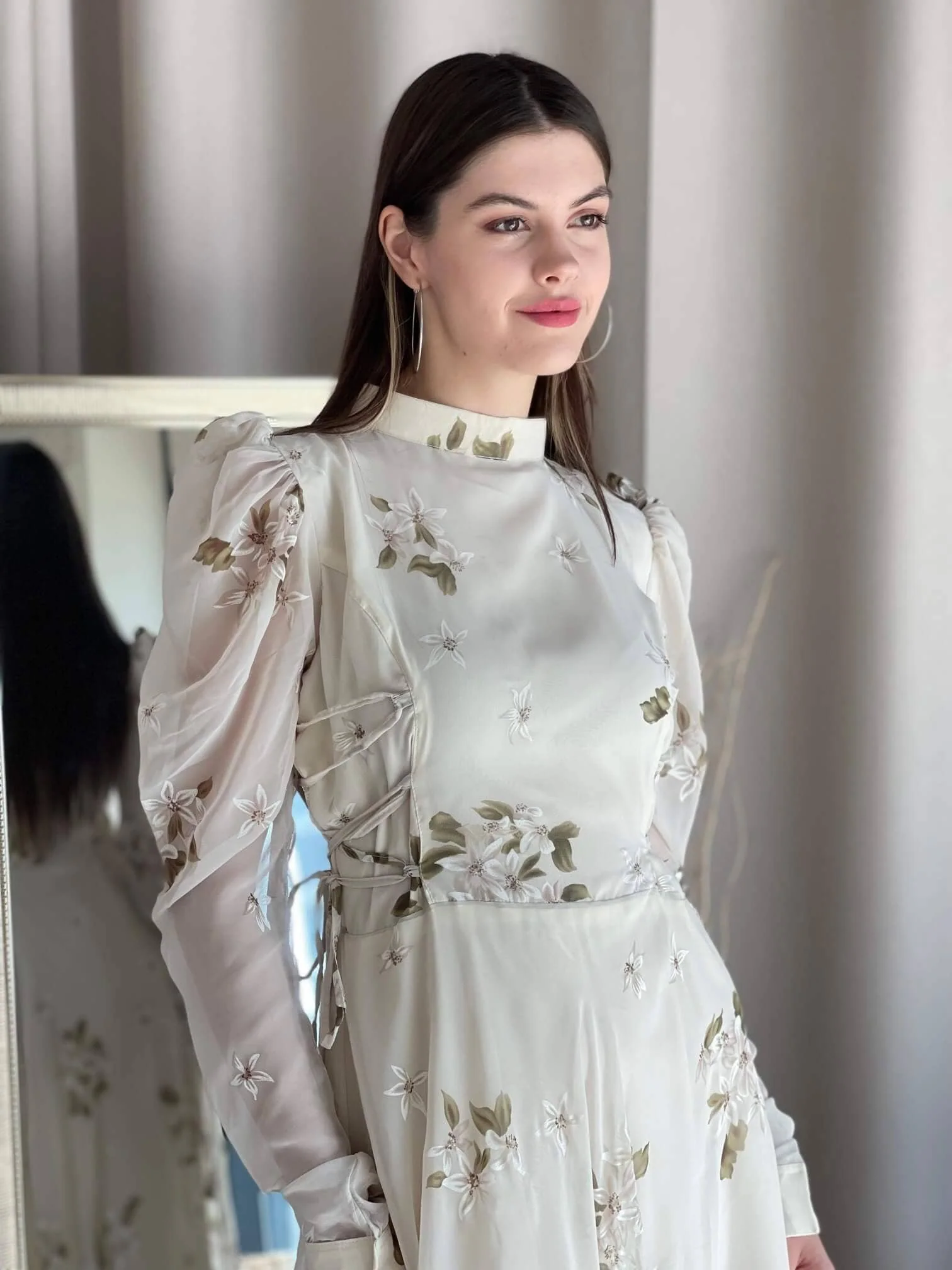Victoria Dress In Off White Floral - Image 6