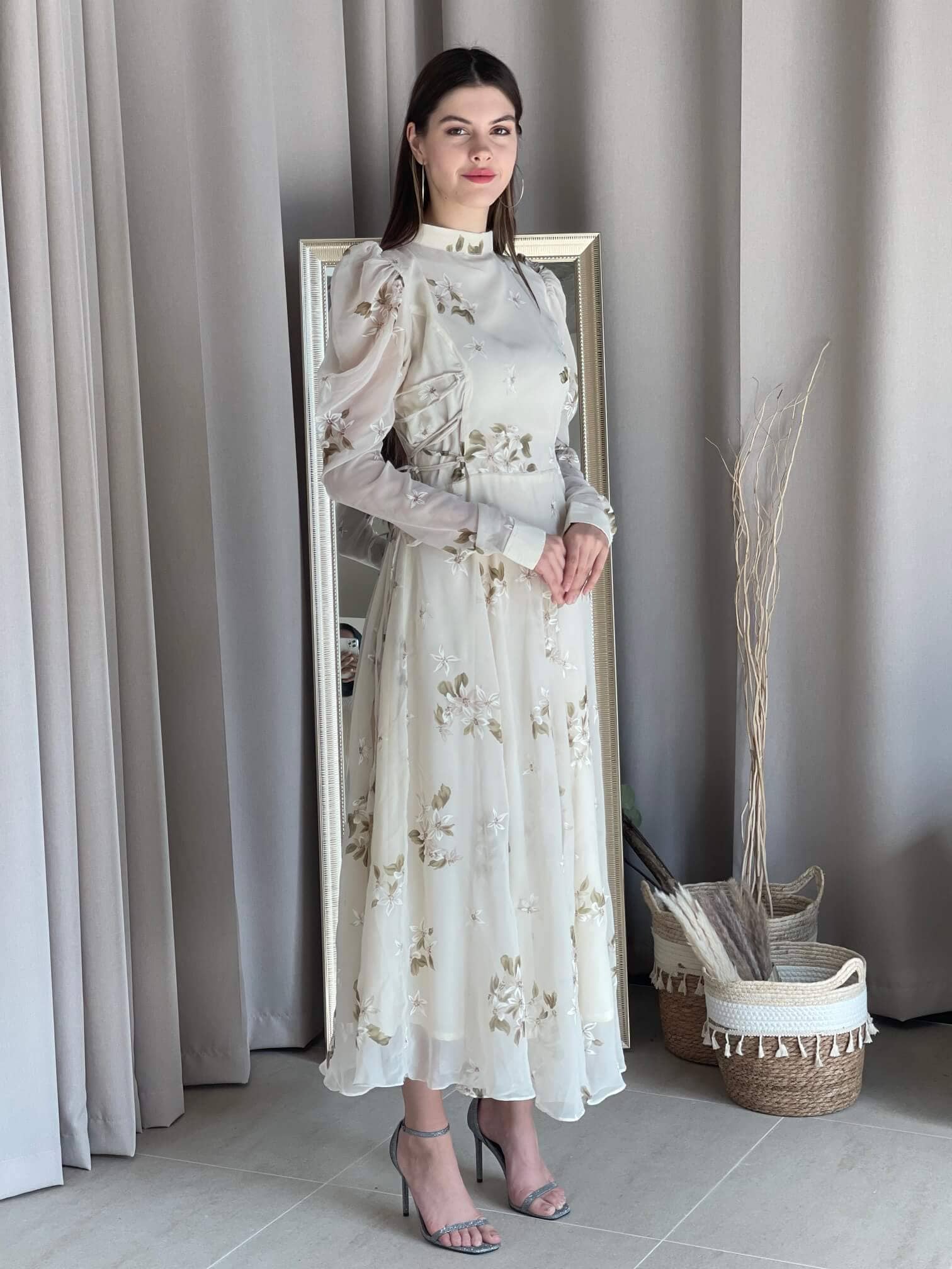 Victoria Dress In Off White Floral - Image 8