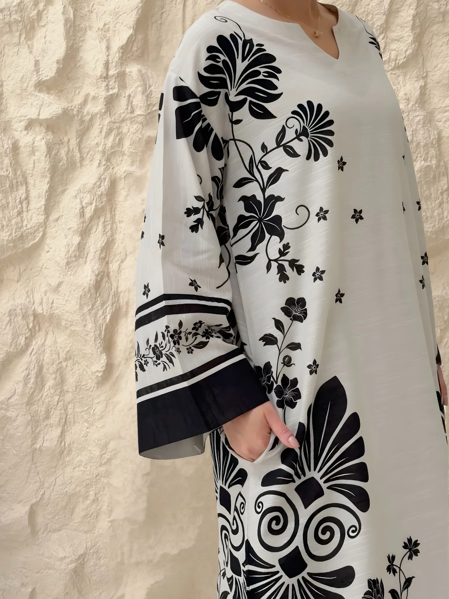 Vintsil Black Khaddi Long Tunic With Pockets - Image 2