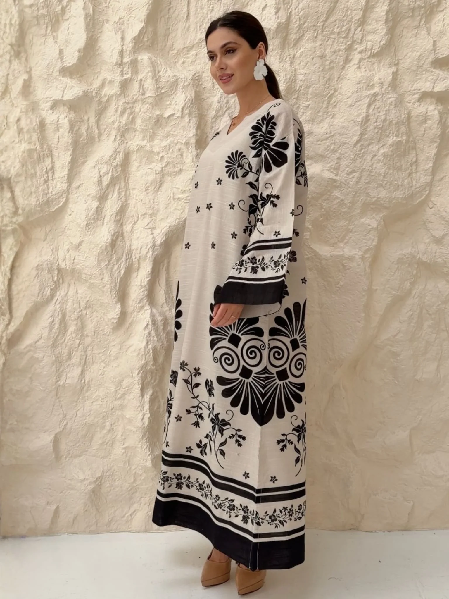 Vintsil Black Khaddi Long Tunic With Pockets - Image 3