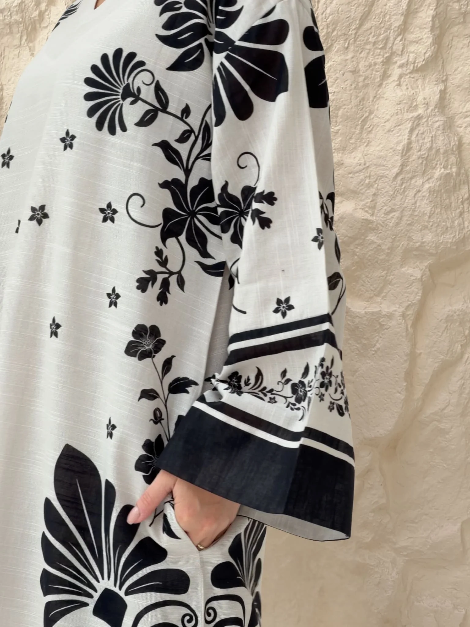 Vintsil Black Khaddi Long Tunic With Pockets - Image 5
